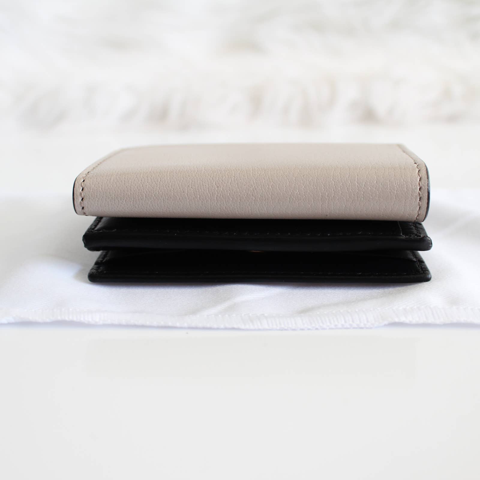 折りたたみ財布 GIVENCHY MULTI COMPACT WALLET IN GG LEATHER GIVENCHY Genuine Soft Pebble Leather Multifunctional Wallet