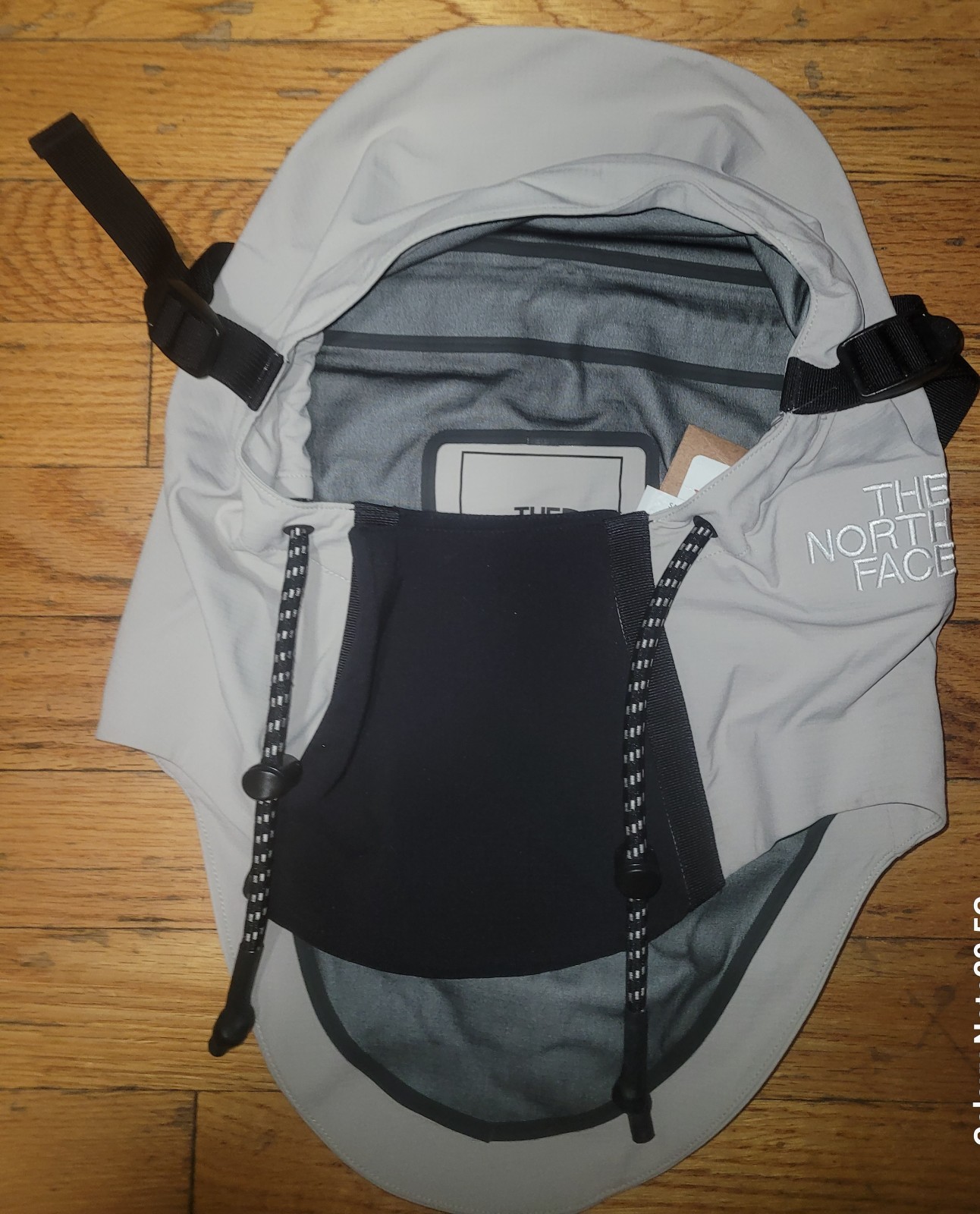 The north face packable rain hood(sample)
