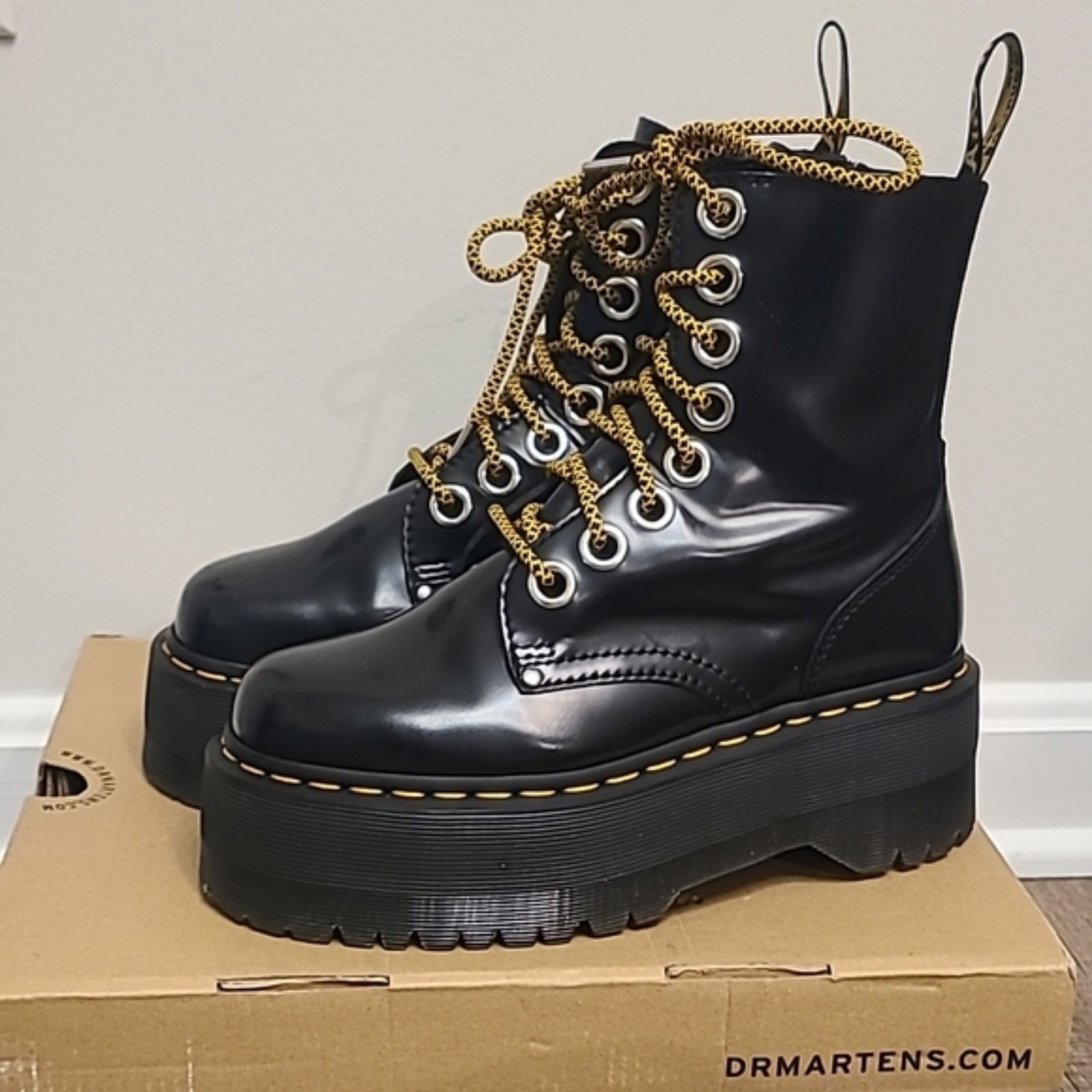 Dr Martens Jadon Max Platform boots
