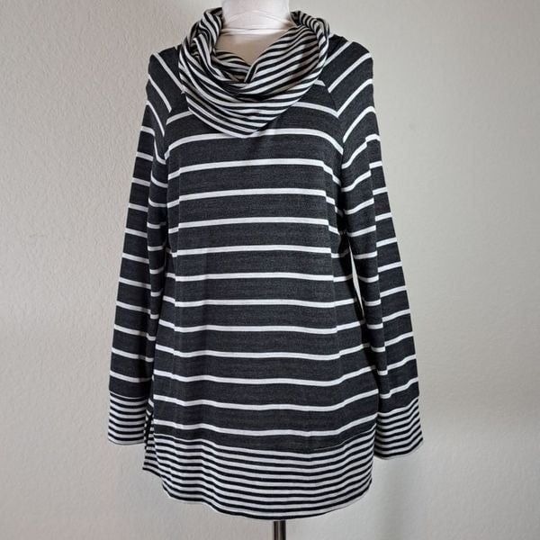 Chico’s Zenergy Women’s Tunic Top Gray Striped Cowl Neck long Sleeve Size 8/10