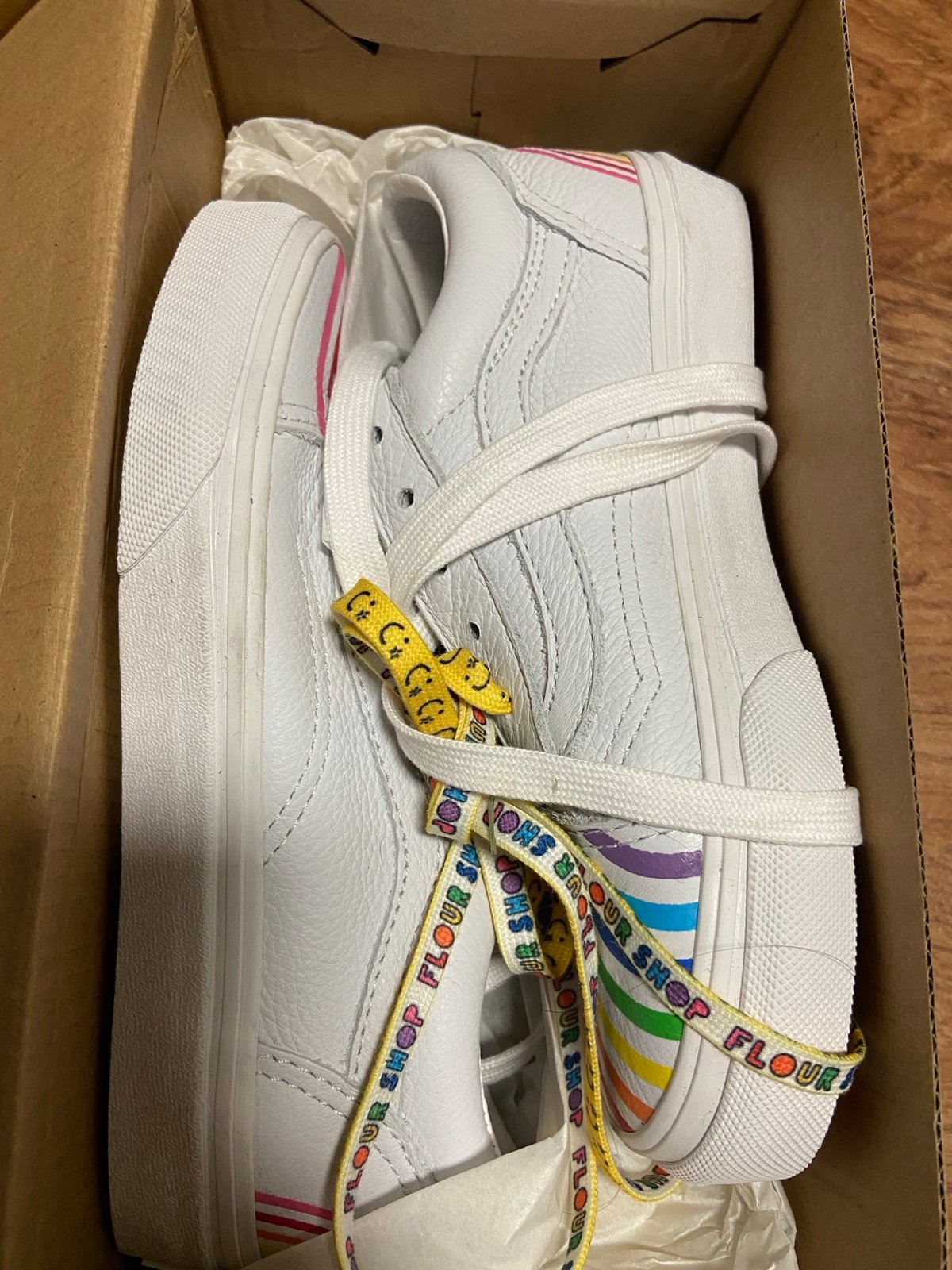 VANS LITTLE GIRLS NIB FLOUR SHOP LEATHER OLD SKOOL SIZE 1.5