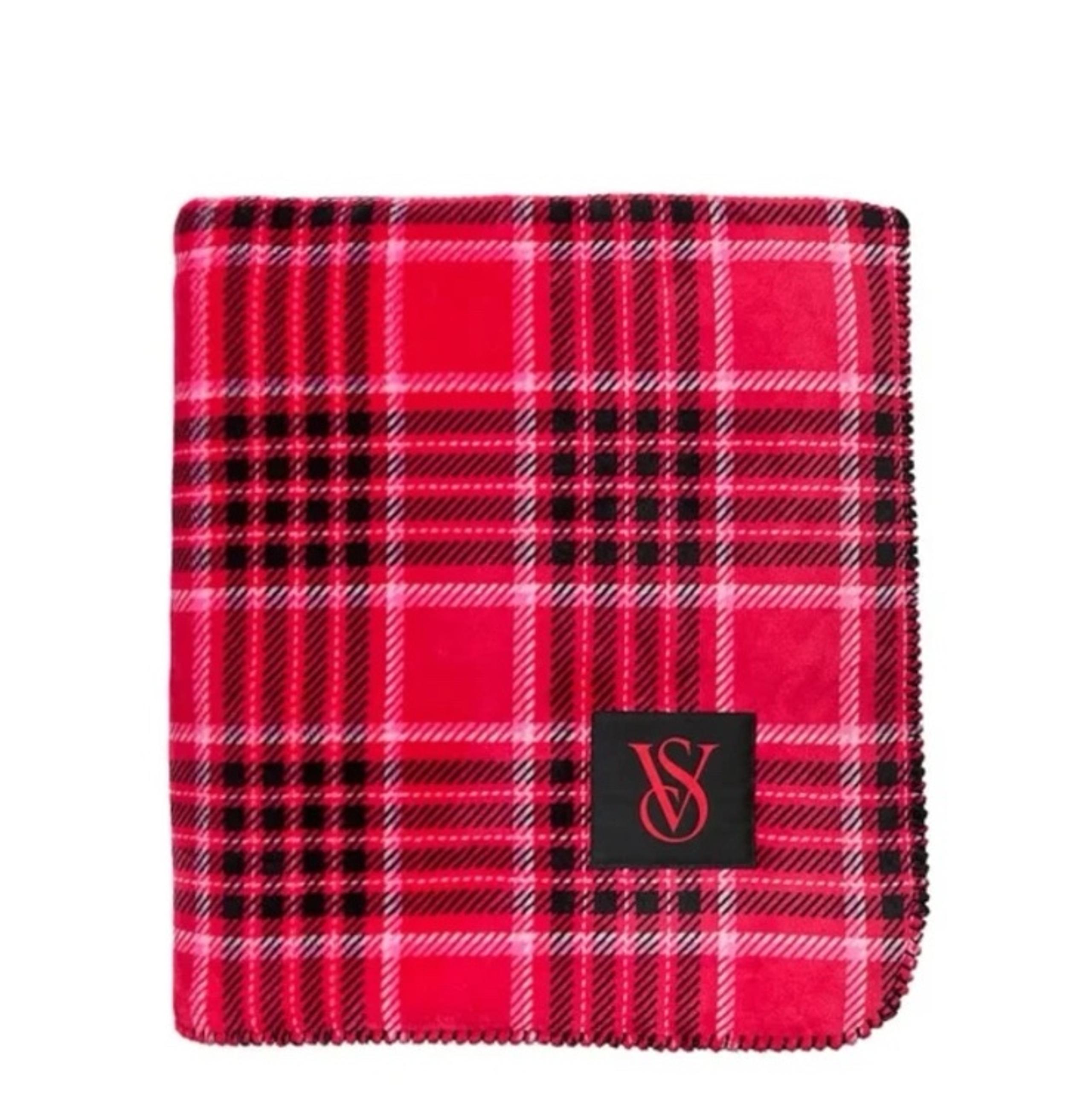 New Victoria’s Secret cozy plush blanket