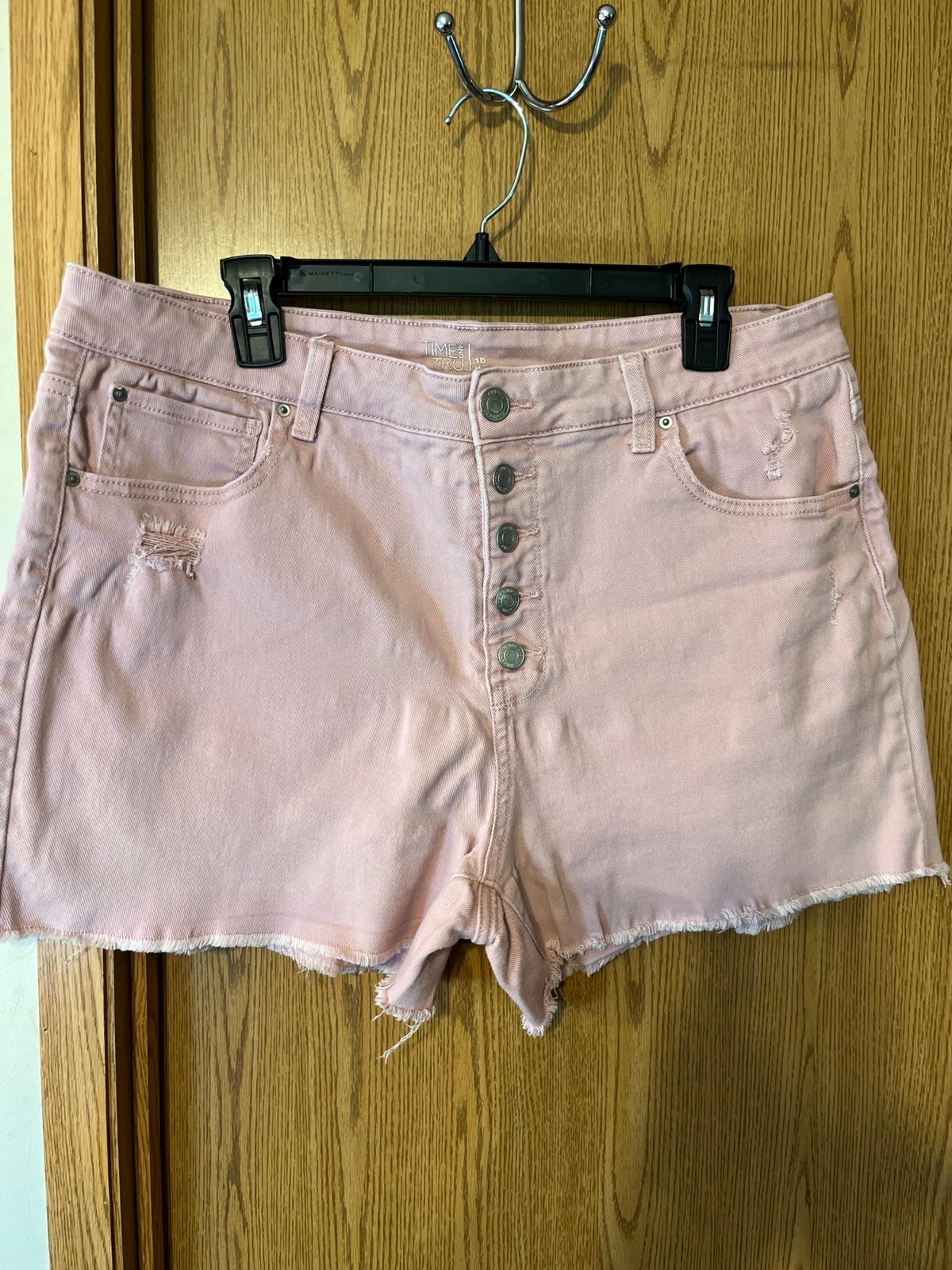 Women’s plus size shorts size 18