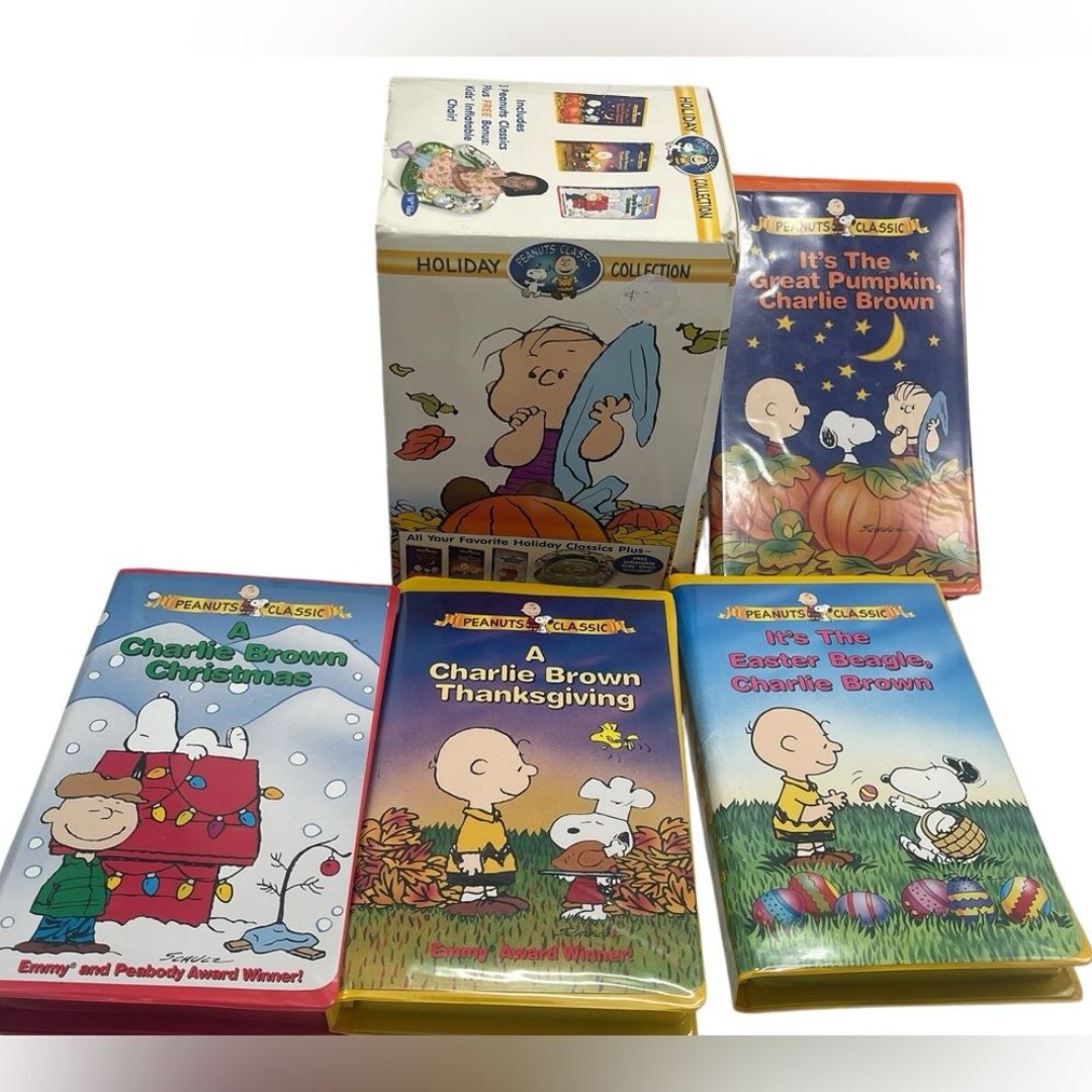 Vintage 4 Holiday Peanuts Classic Collection VHS tapes