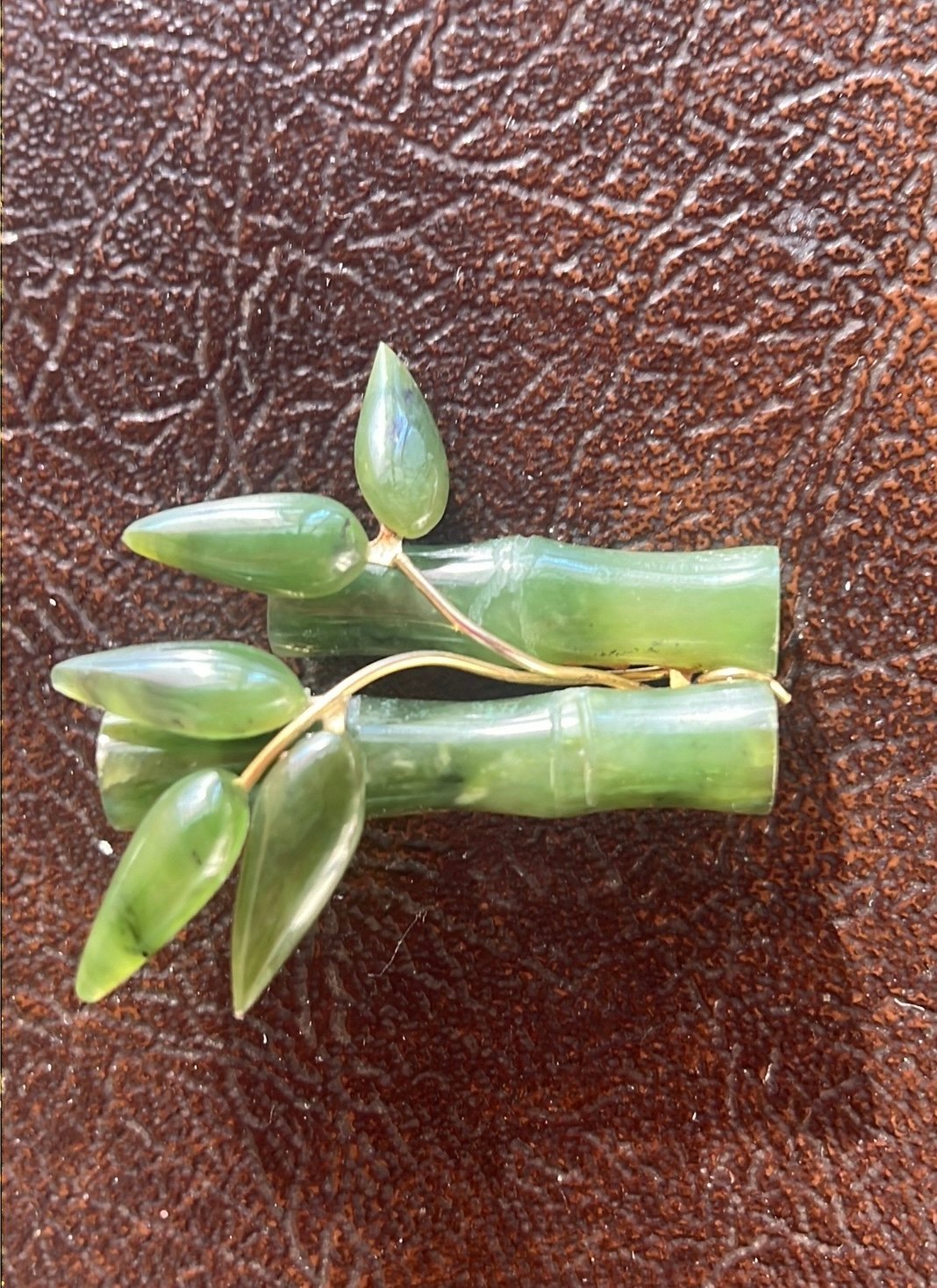 Nephrite jade pendant brooch