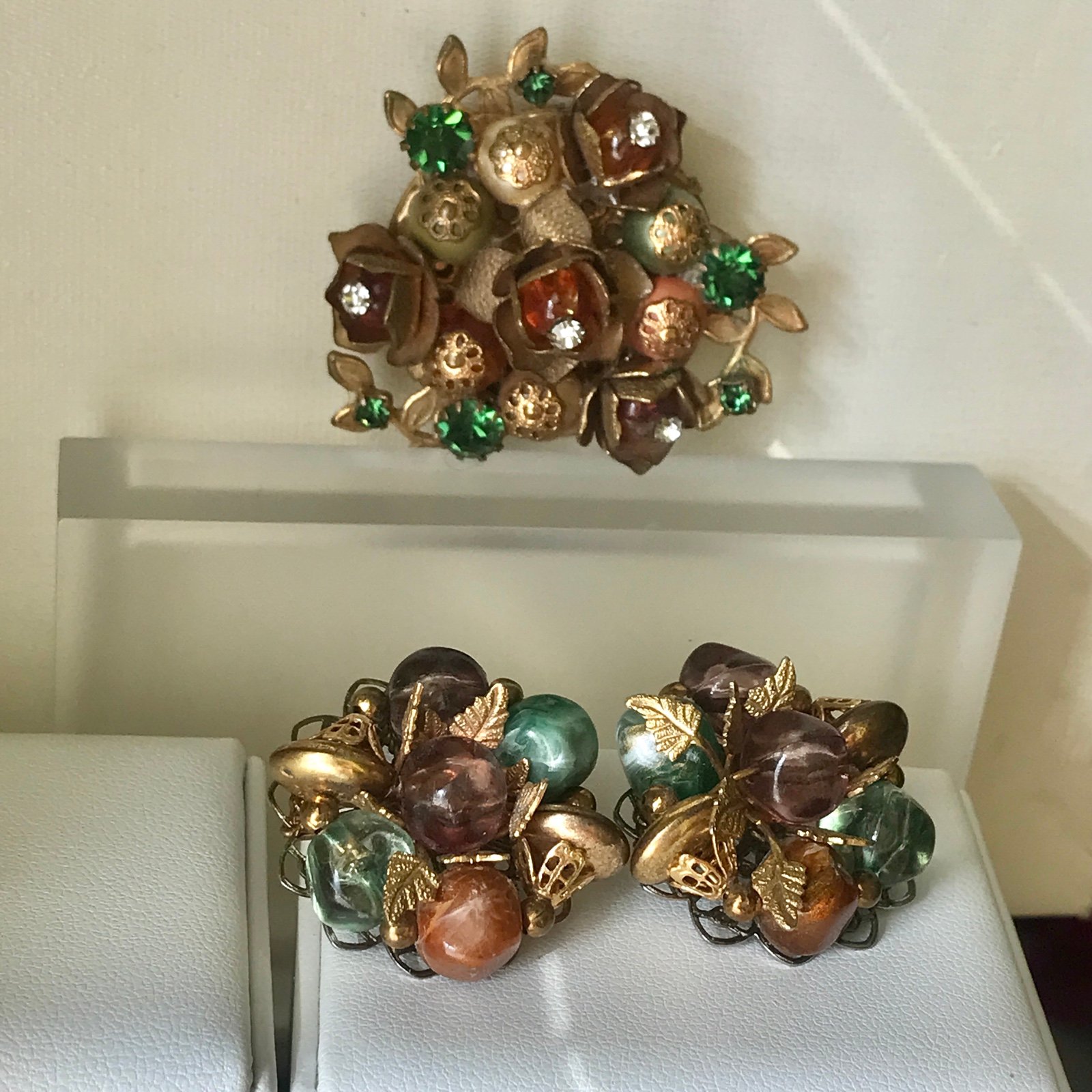 Vintage Amber Glass Clear Green Crystals Set Brooch Clip Earrings
