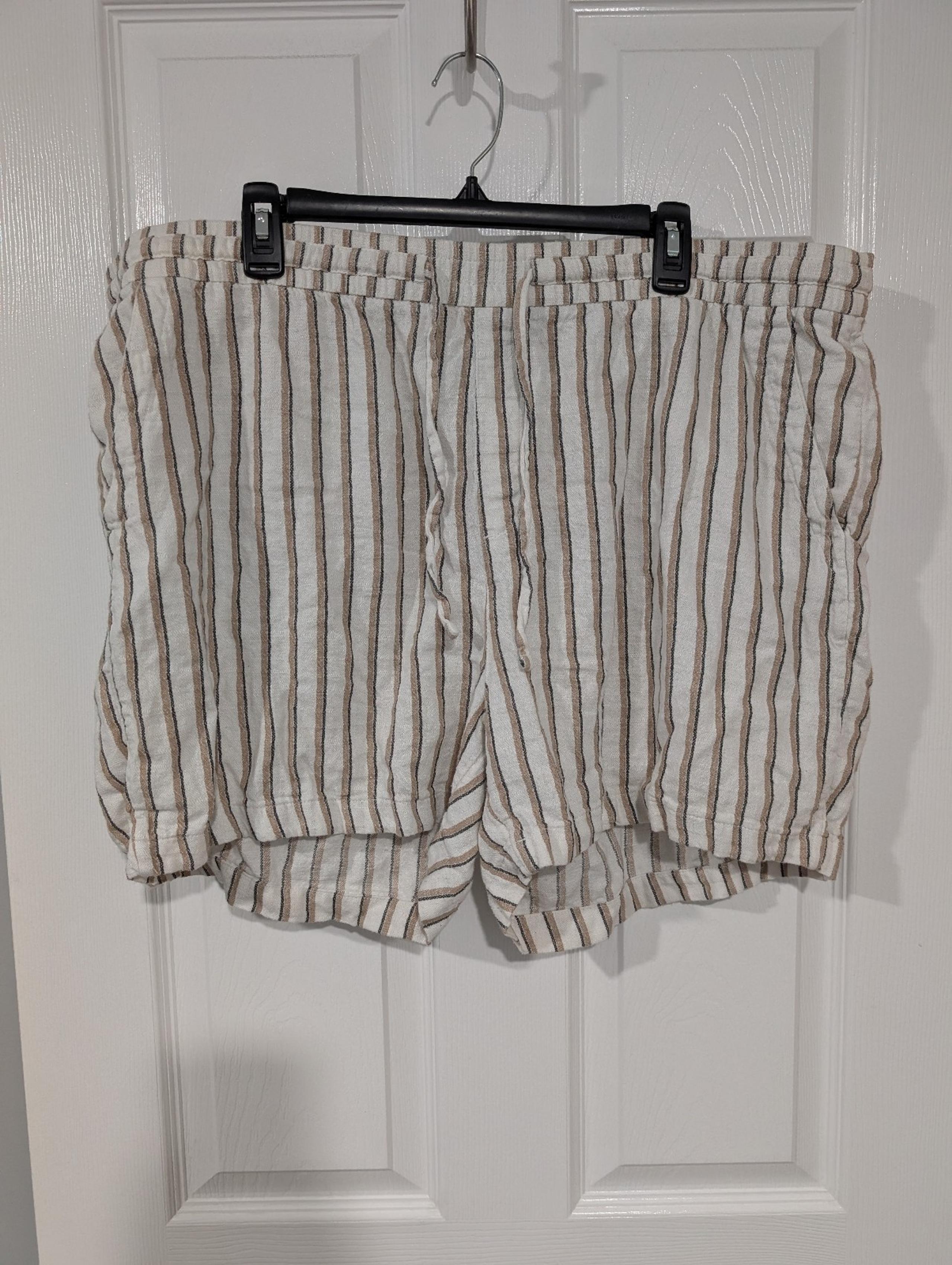 Old Navy Linen Blend Striped Tan and White Women's Shorts in Size XXL