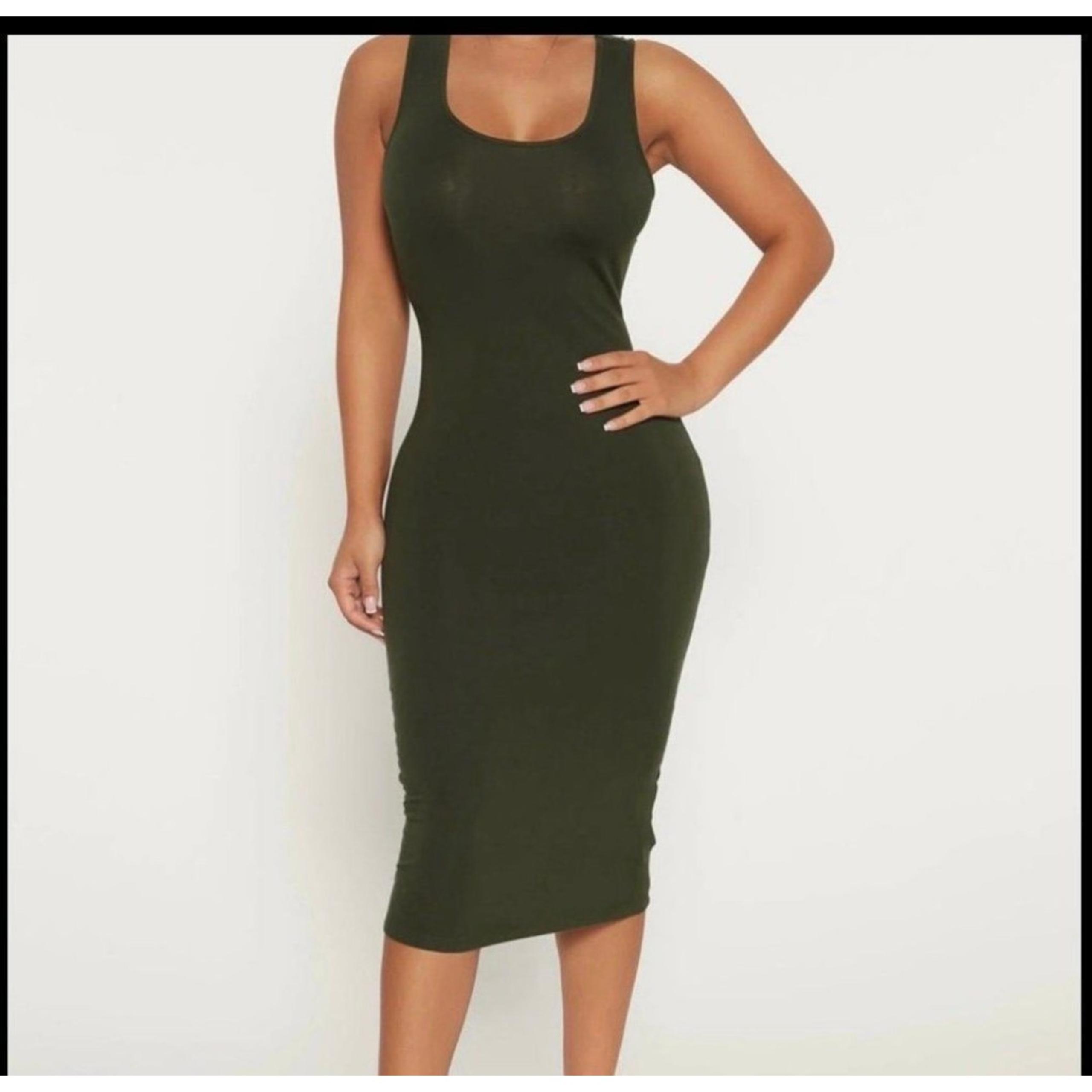 Fashion nova Women’s Midi Dress size S Sleeveless Scoop neck Stretch