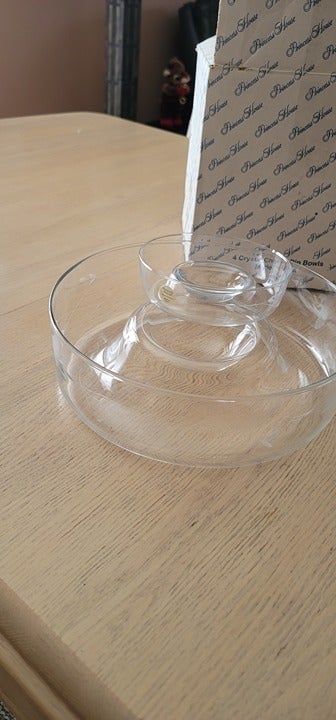 Princess house Large Chip/Dip Bowl WITH the 4 serving individual size bowls