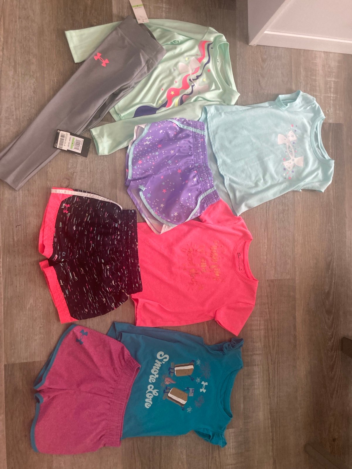 Size 4 Underarmor lot