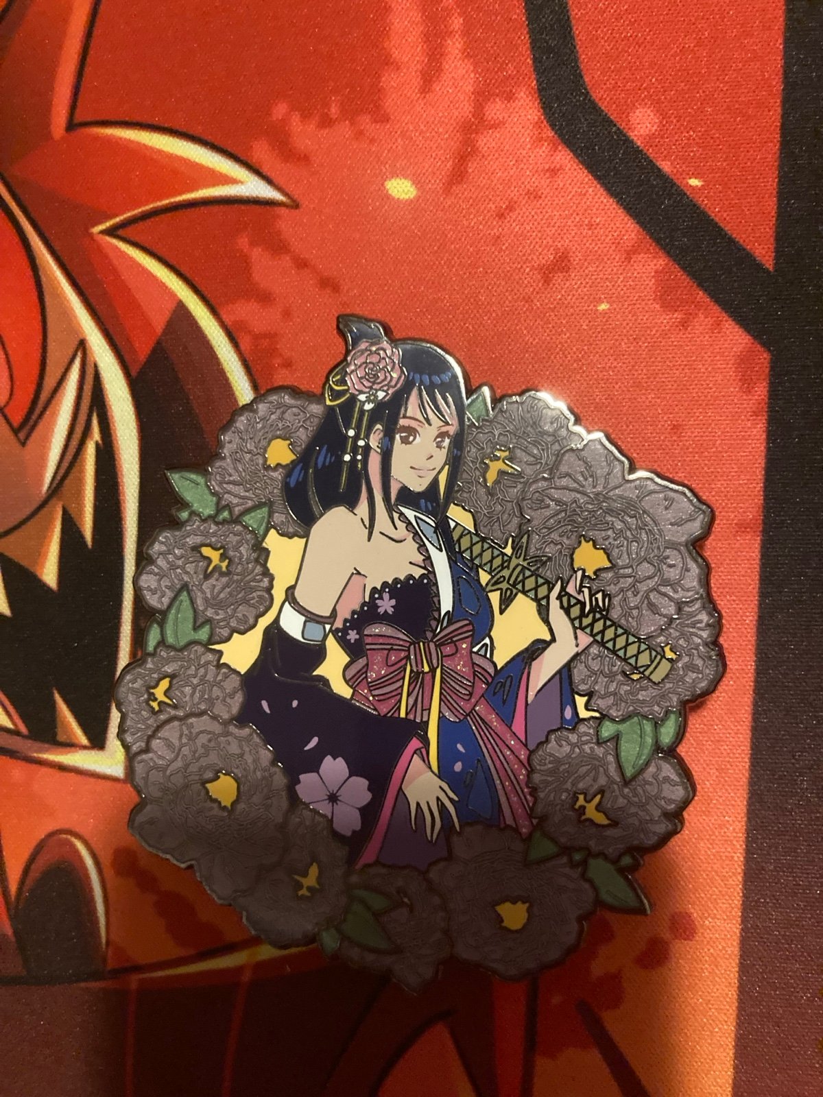 Like new one piece Kikunojo pin