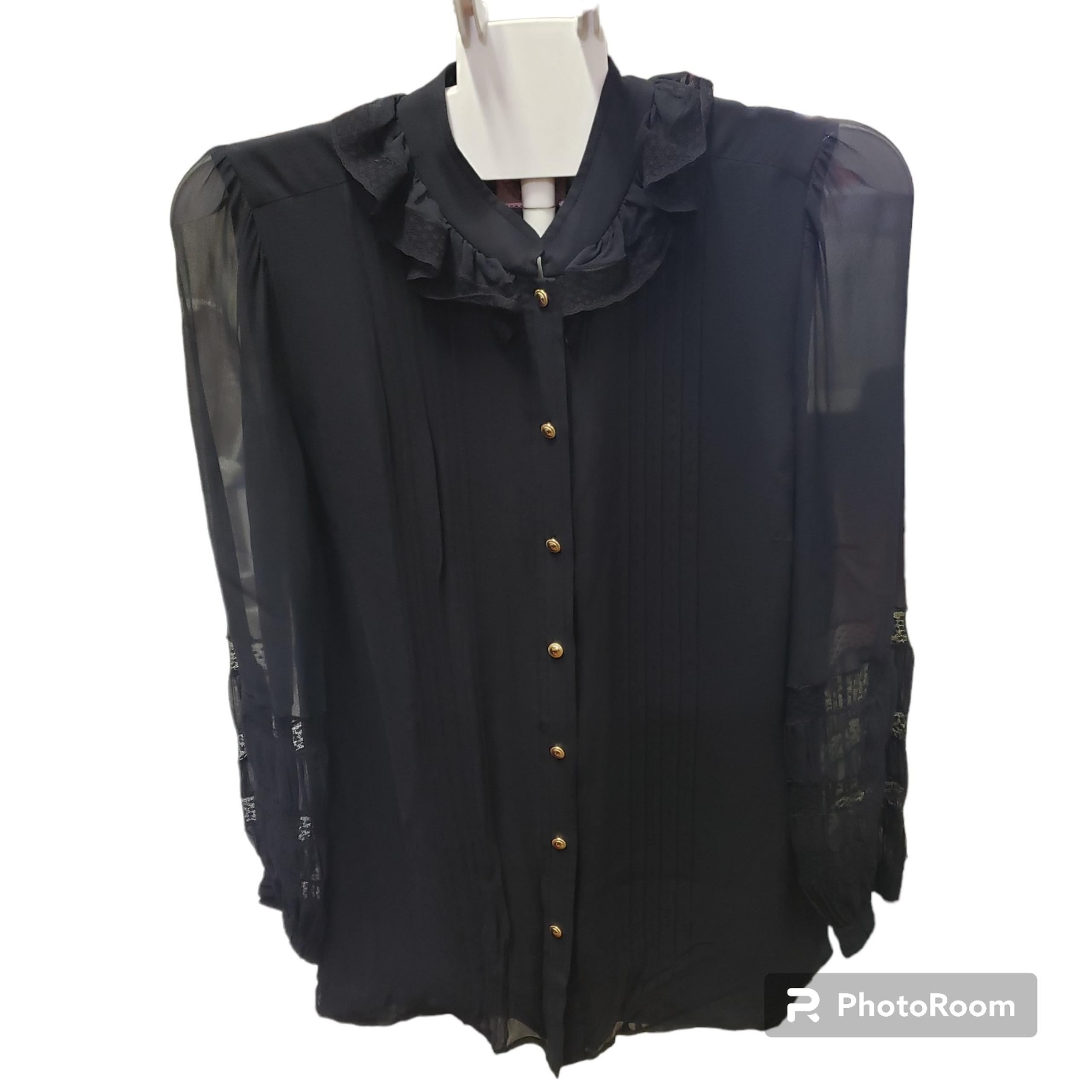Juicy couture long sleeve black silk button down blouse
Size 6
Body is lined