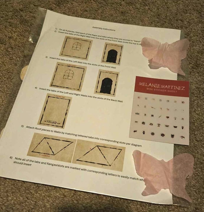 Melanie Martinez - Trilogy Tour VIP Lounge Dollhouse Craft, Stickers & Confetti!