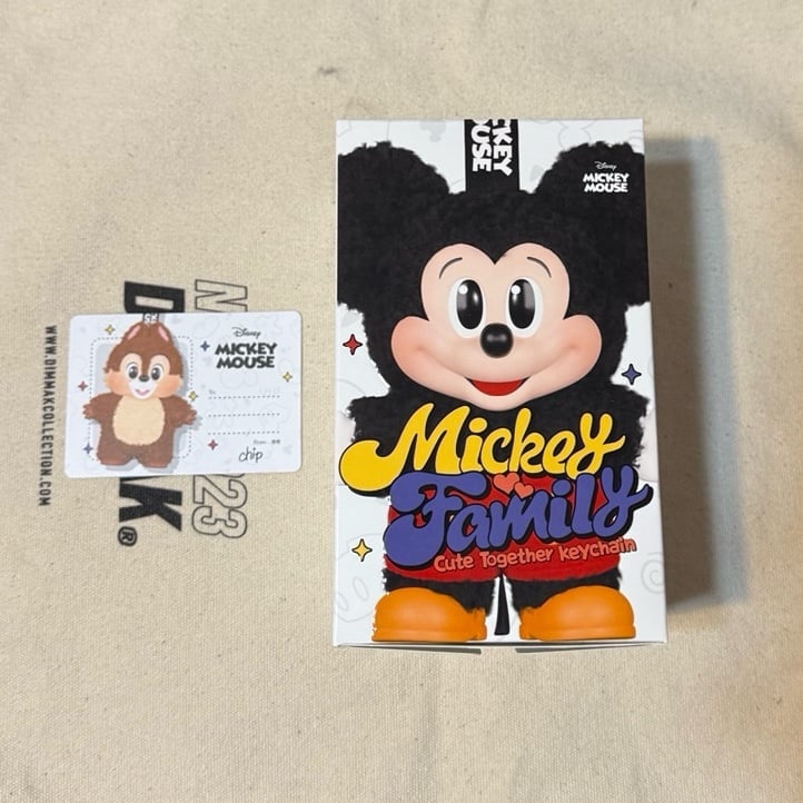 【保証書付】 CUTE FAMILY MICKEY CHIP] TOGETHER Keychain KEYCHAIN ポスター