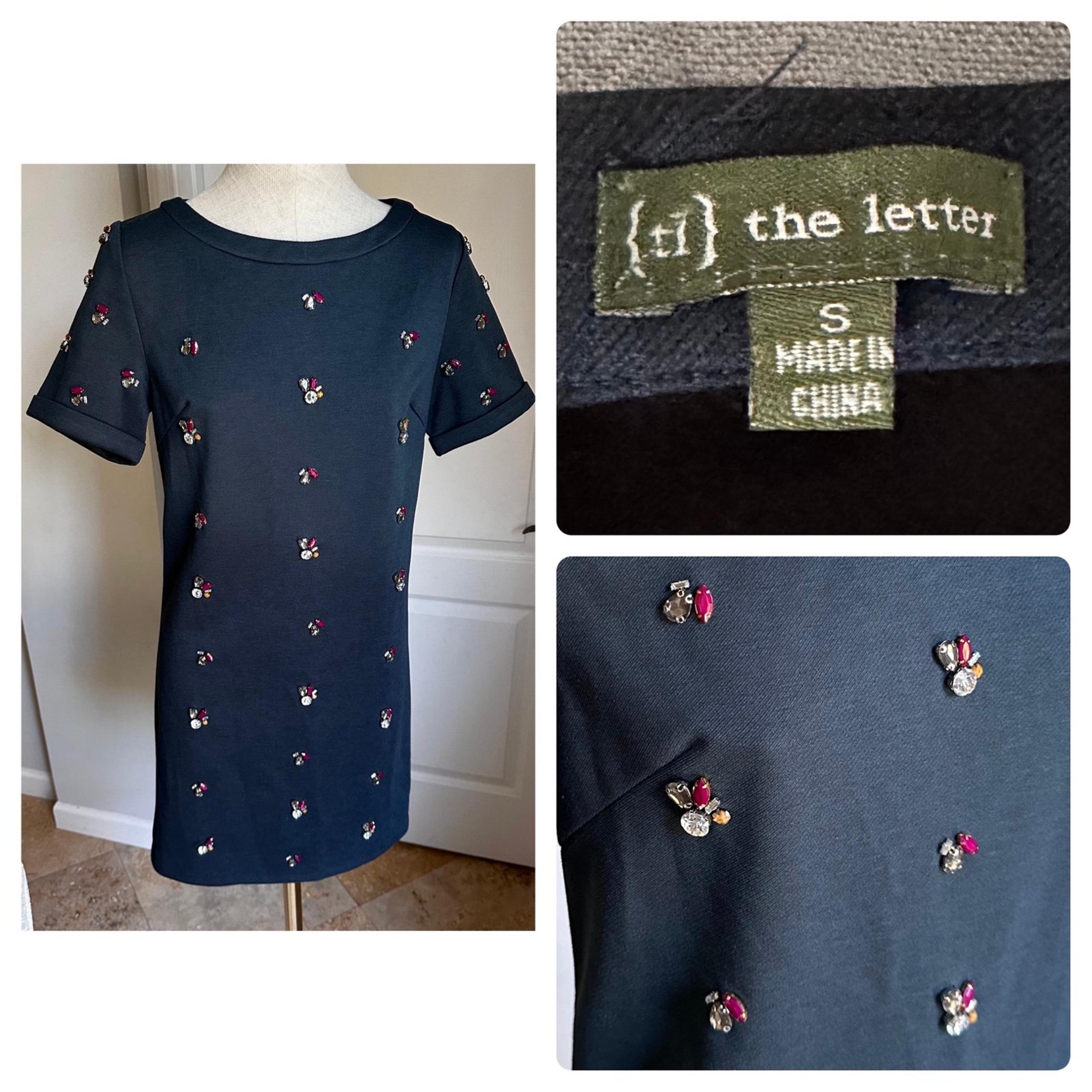 Gorgeous knitted mini dress with beaded floral detail sz S - The Letter