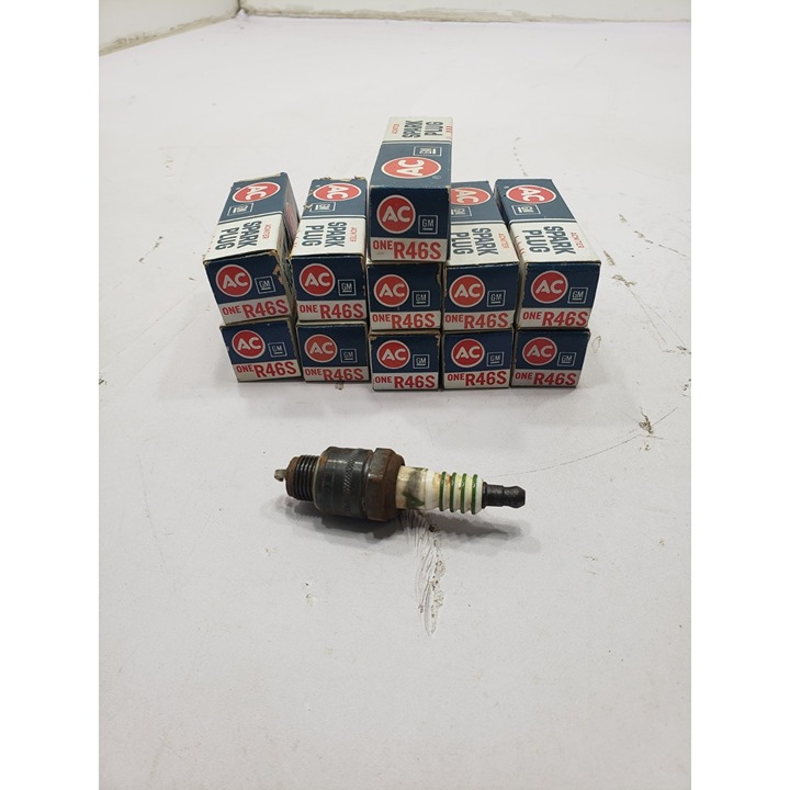 Lot Of 11 AC Delco GM Acniter Spark Plugs One R46S OEM Parts Only As Is
