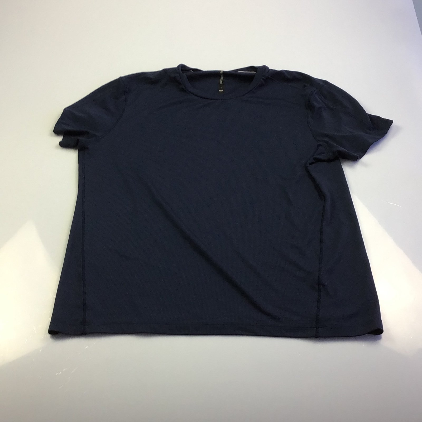 The Thousand brand men’s active T-shirt blue size L