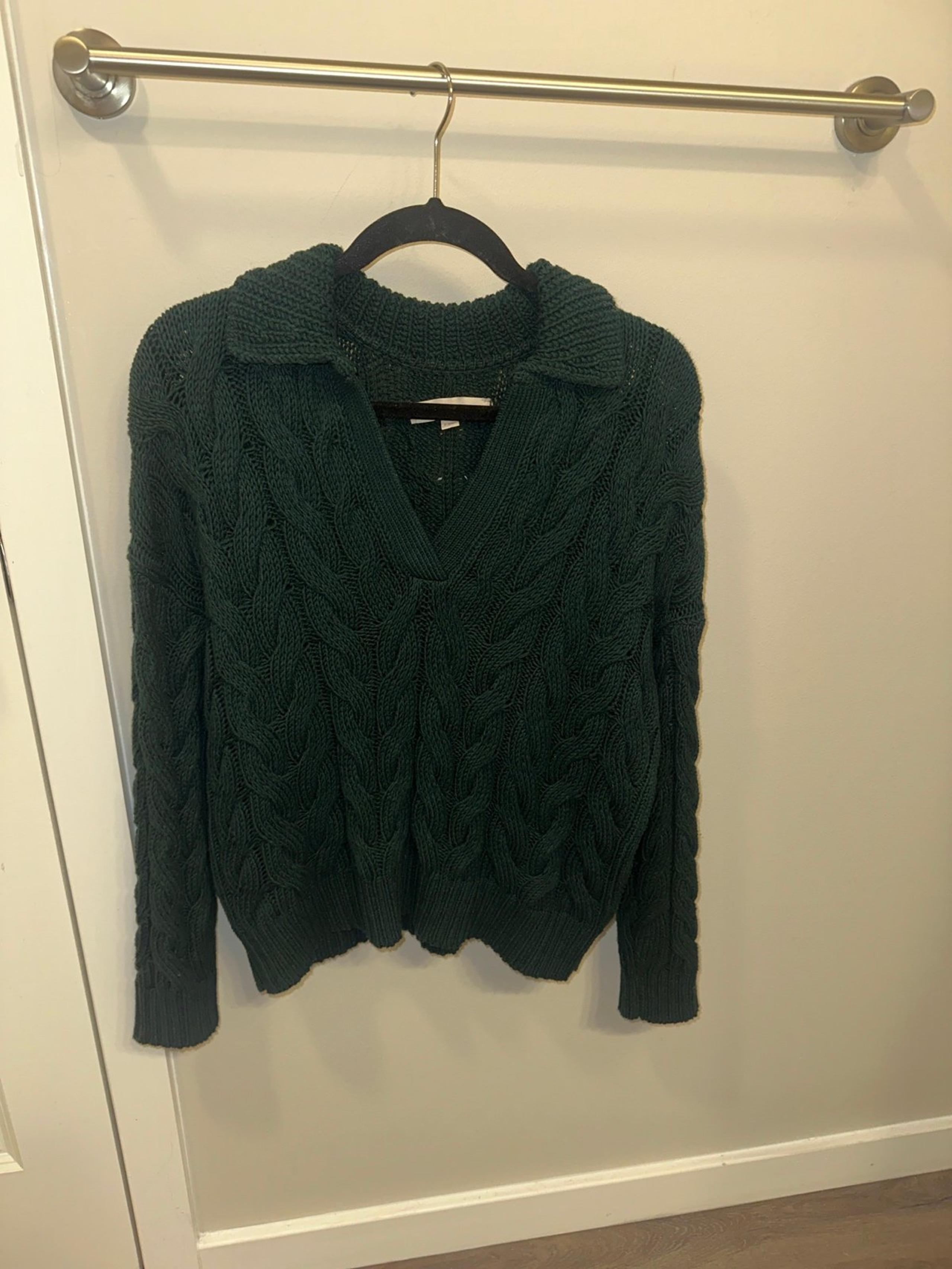 LOFT Evergreen Cable Knit Sweater (Size Small)