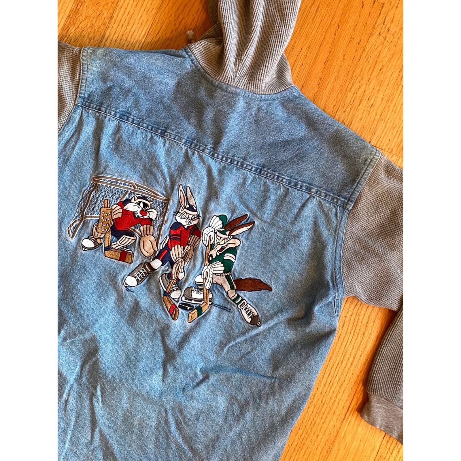 VNTG Acme Kids Ice DevilLooney Tunes Hockey Denim Hoodie Shirt Bugs Bunny