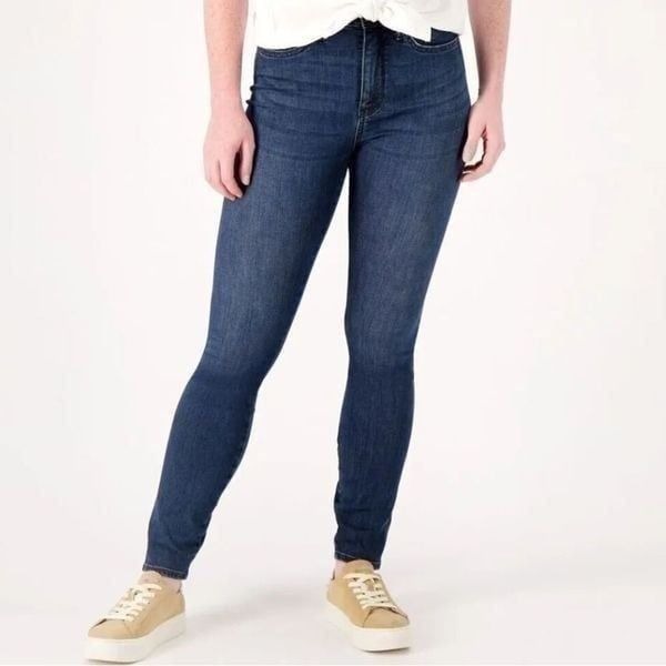 NYDJ Le Silhouette High Rise Ami Skinny Jeans Size: 4