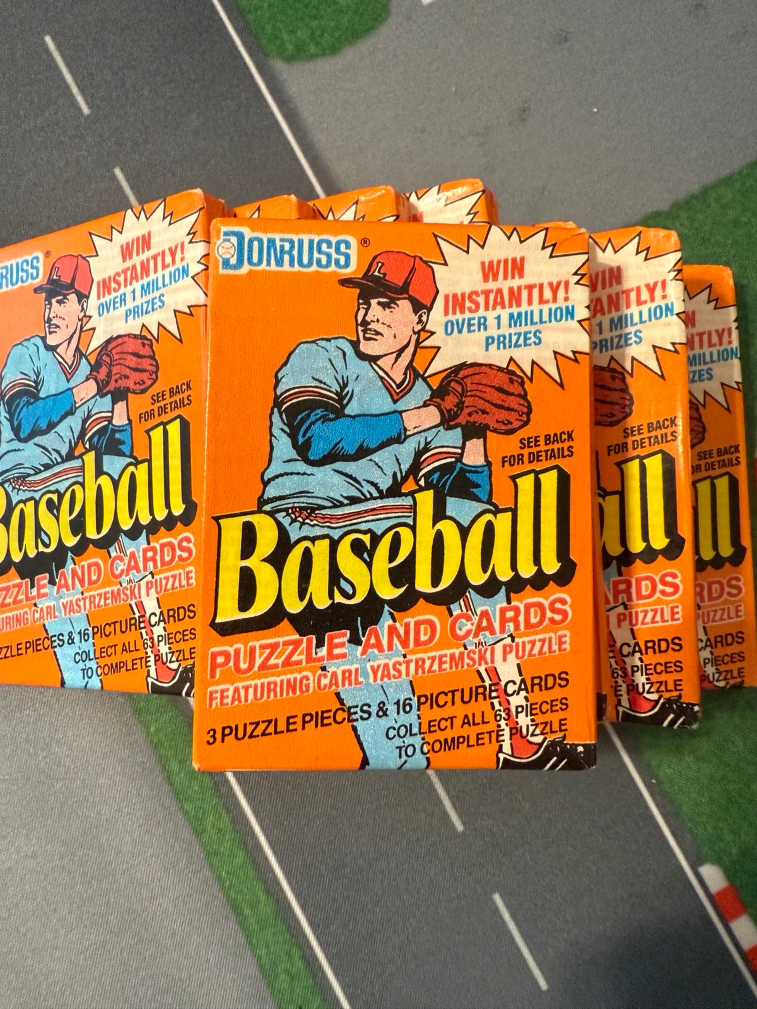 Eight (8) 1990 Donruss Baseball Trading Cards wax Packs