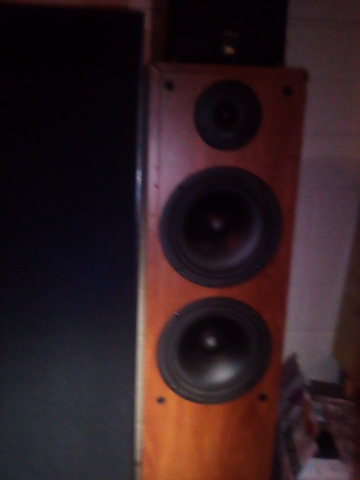 Pólk Audio jbl bookshelf speakers and . sony surround