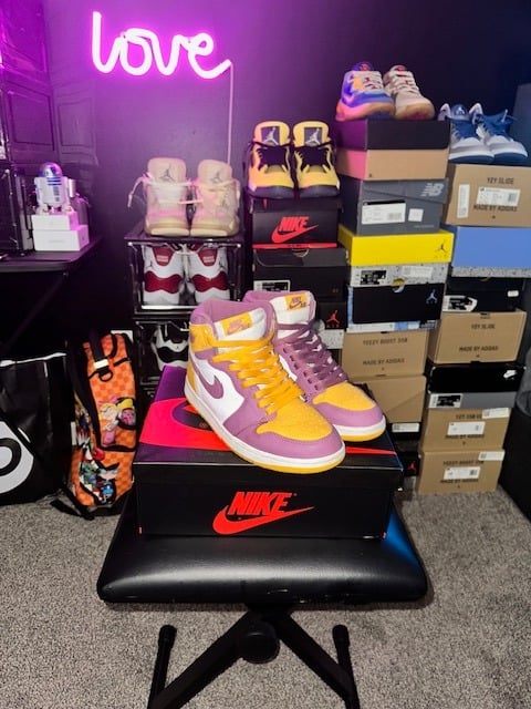 Jordan 1 Retro High OG BrotherHood (University Gold & Purple)