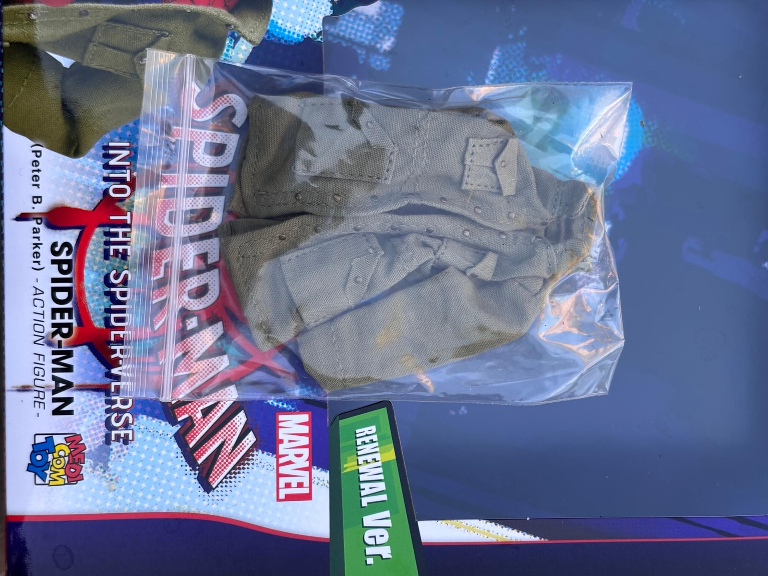 MAFEX No.235 Spider-Man Peter B. Parker Renewal Ver. Jacket only 6” Fodder