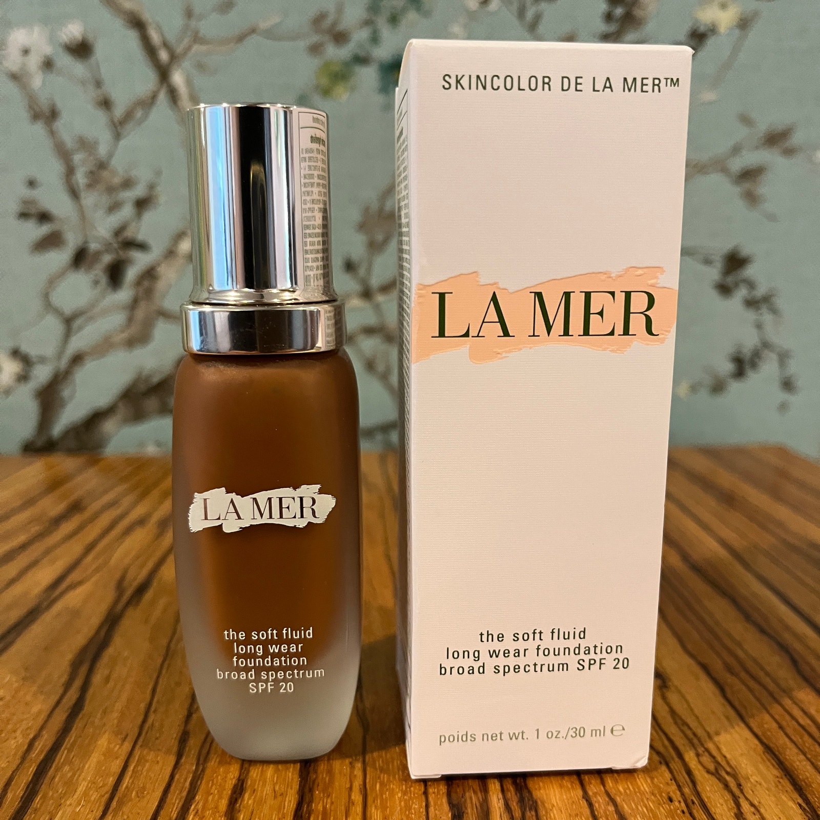 La Mer The Soft Fluid Long Wear Foundation Shade 430 Chestnut 1 oz. 30 ml