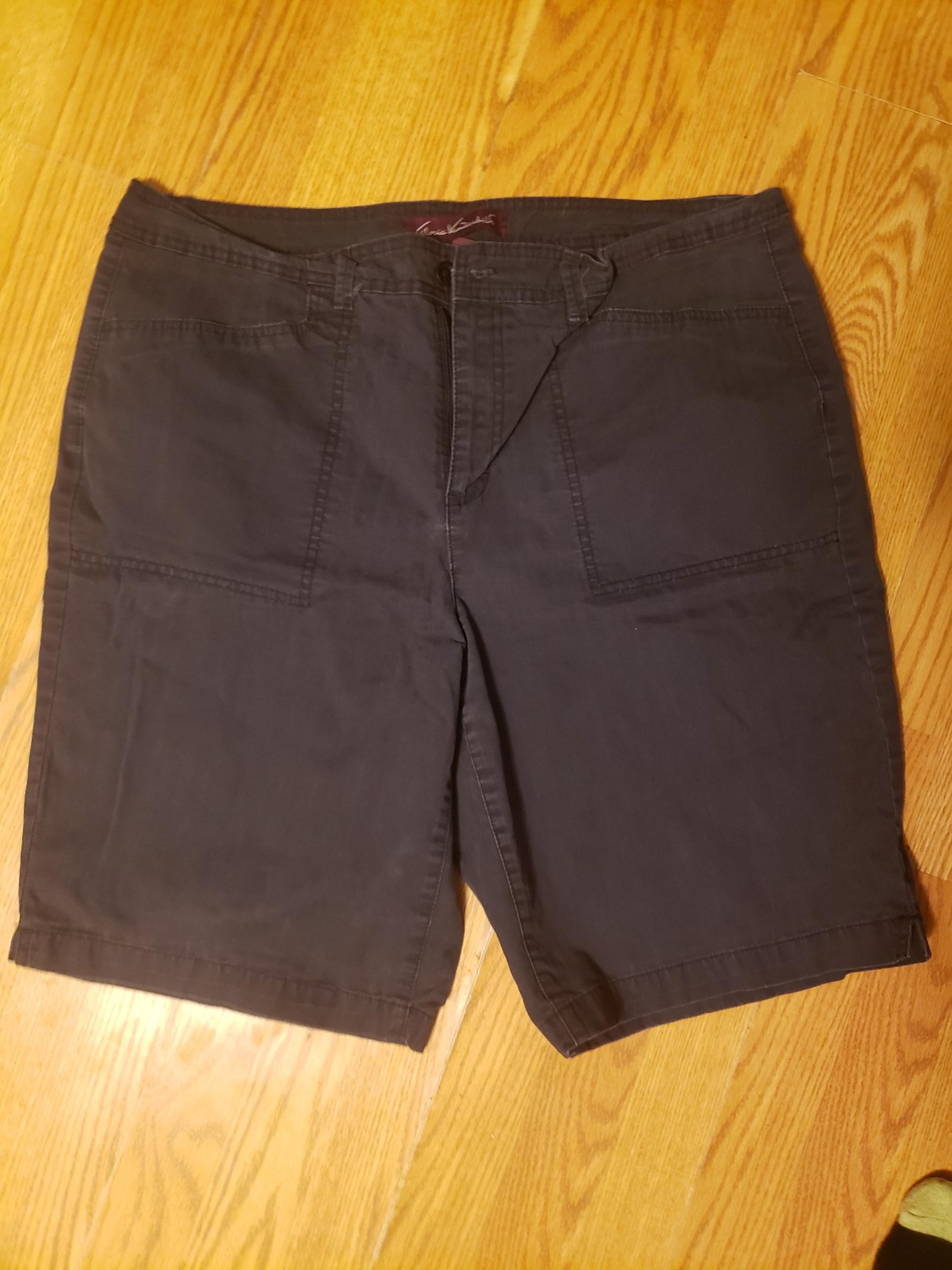 Womens Bermuda shorts by Gloria Vanderbilt