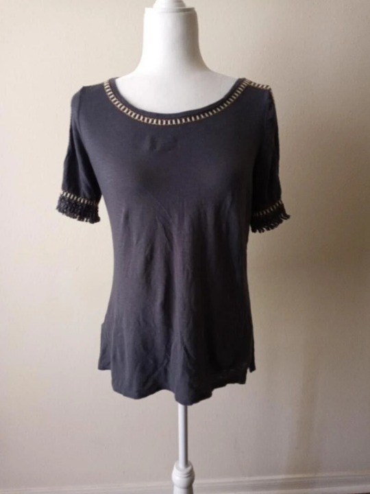 Taylor Loft Woman's Gray Round Neck Short Sleeve Pullover Blouse Size S