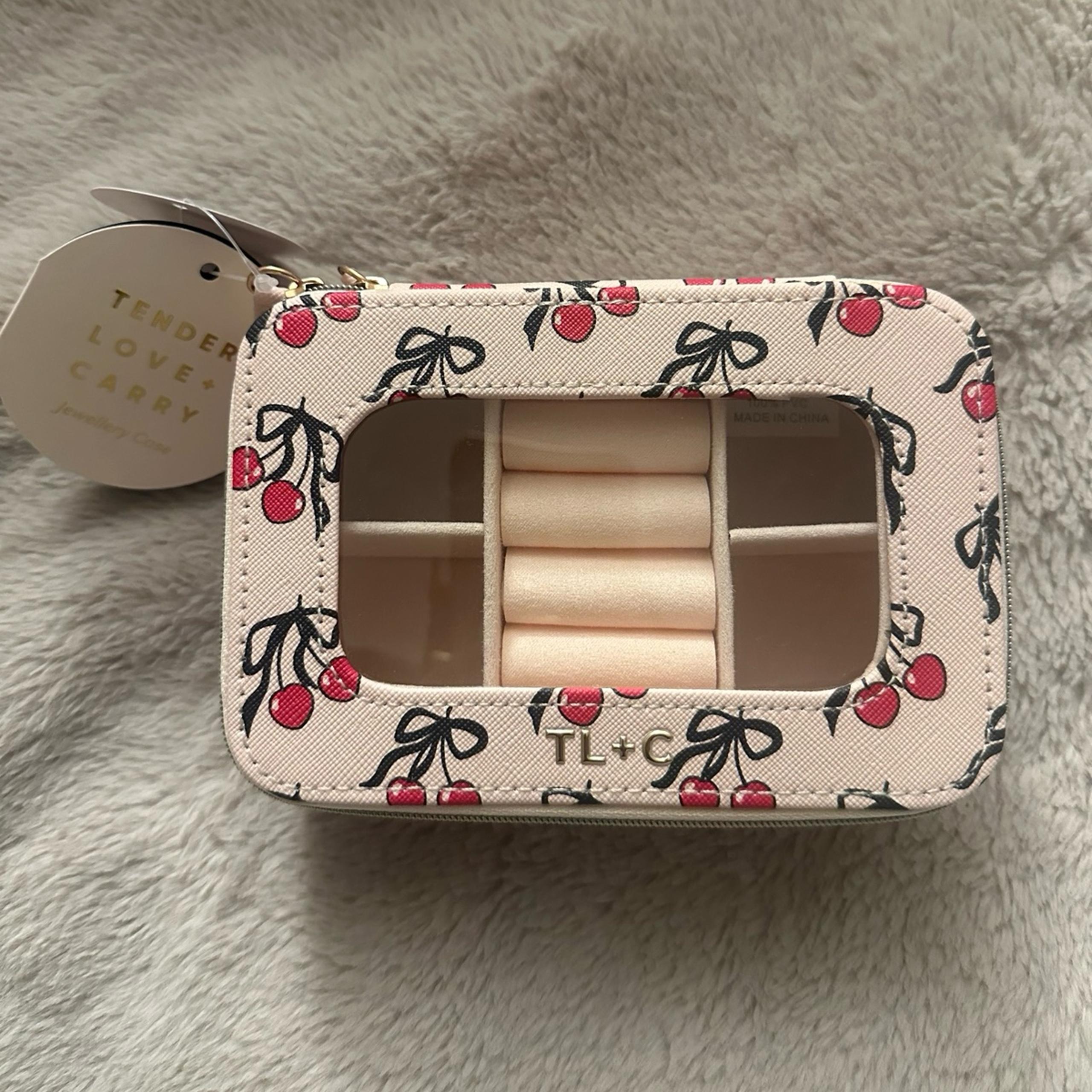 Tender Love and Carry Travel Jewelry Case Beige Red Cherry Print Black Bows NWT