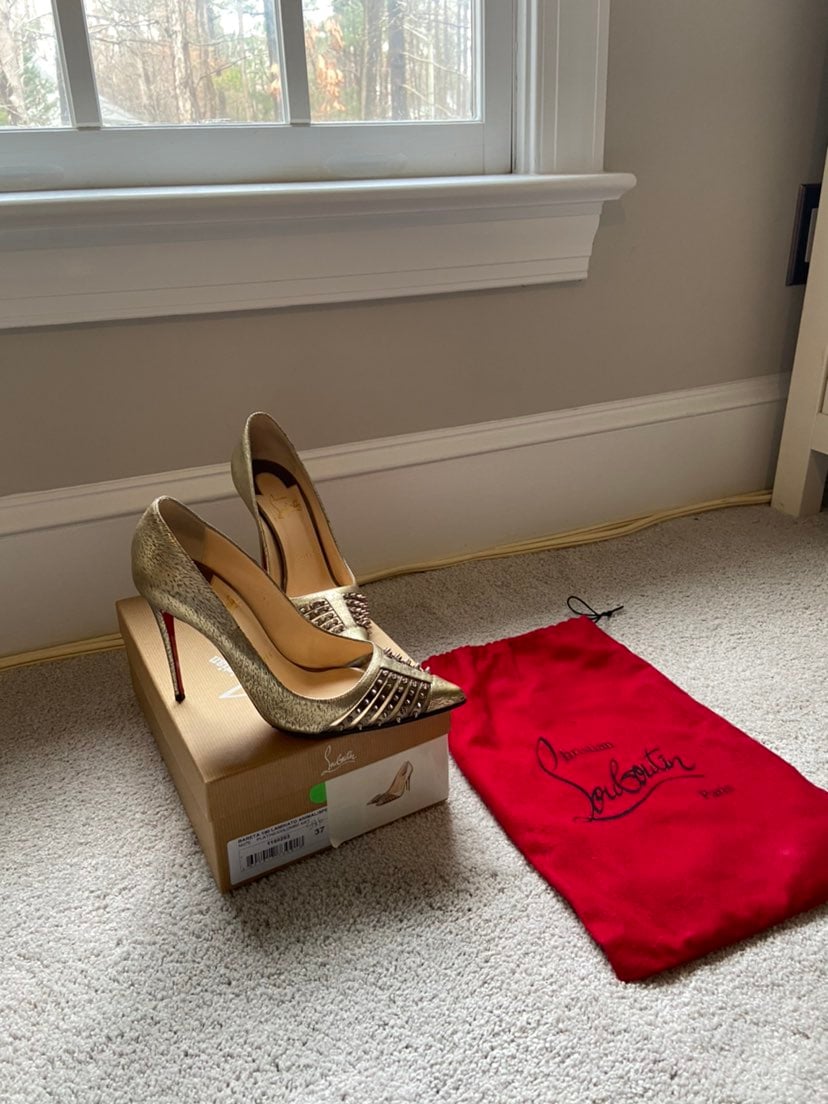 Christian Louboutin bareta heels