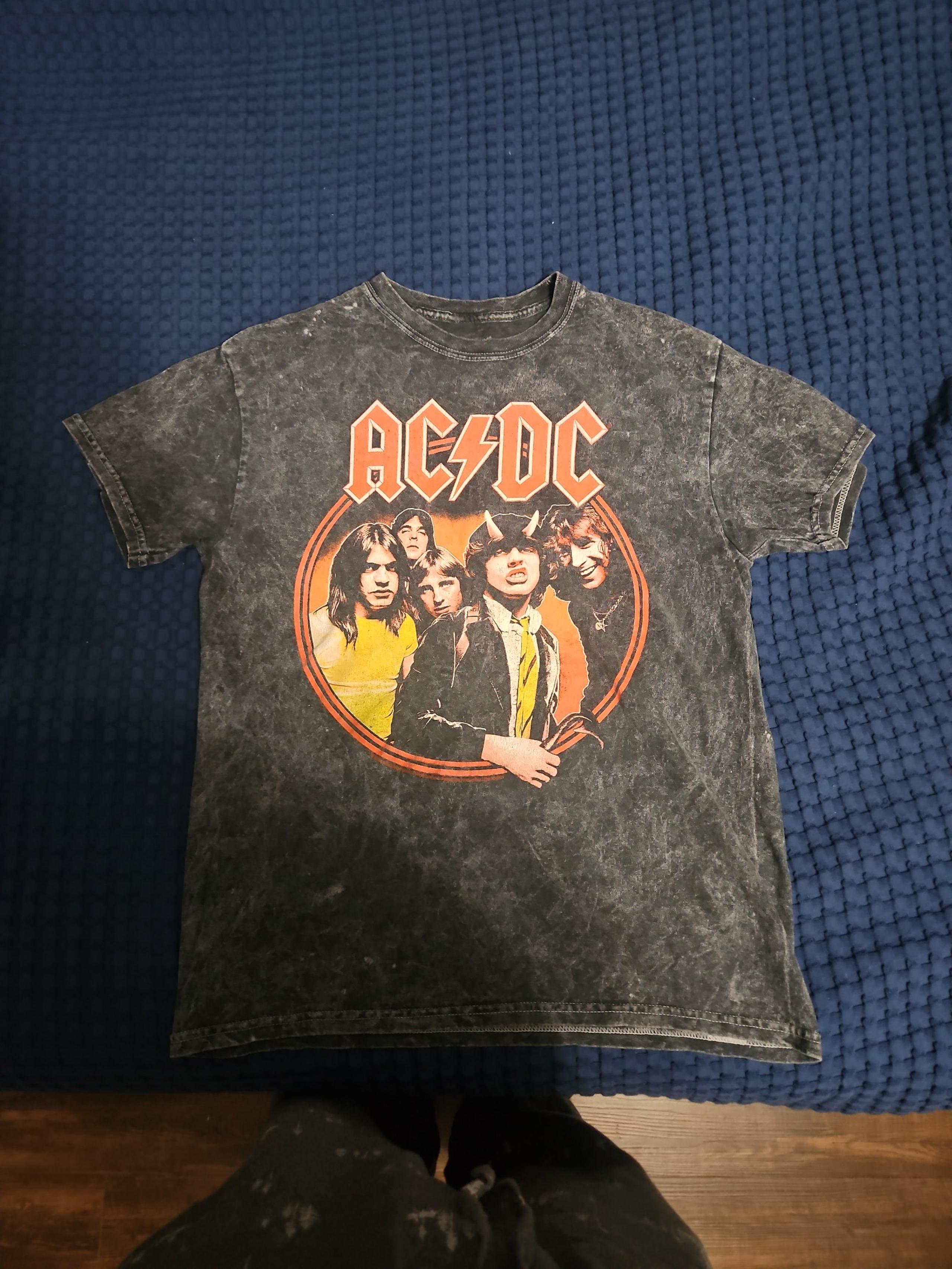 AC/DC Size Medium Tshirt