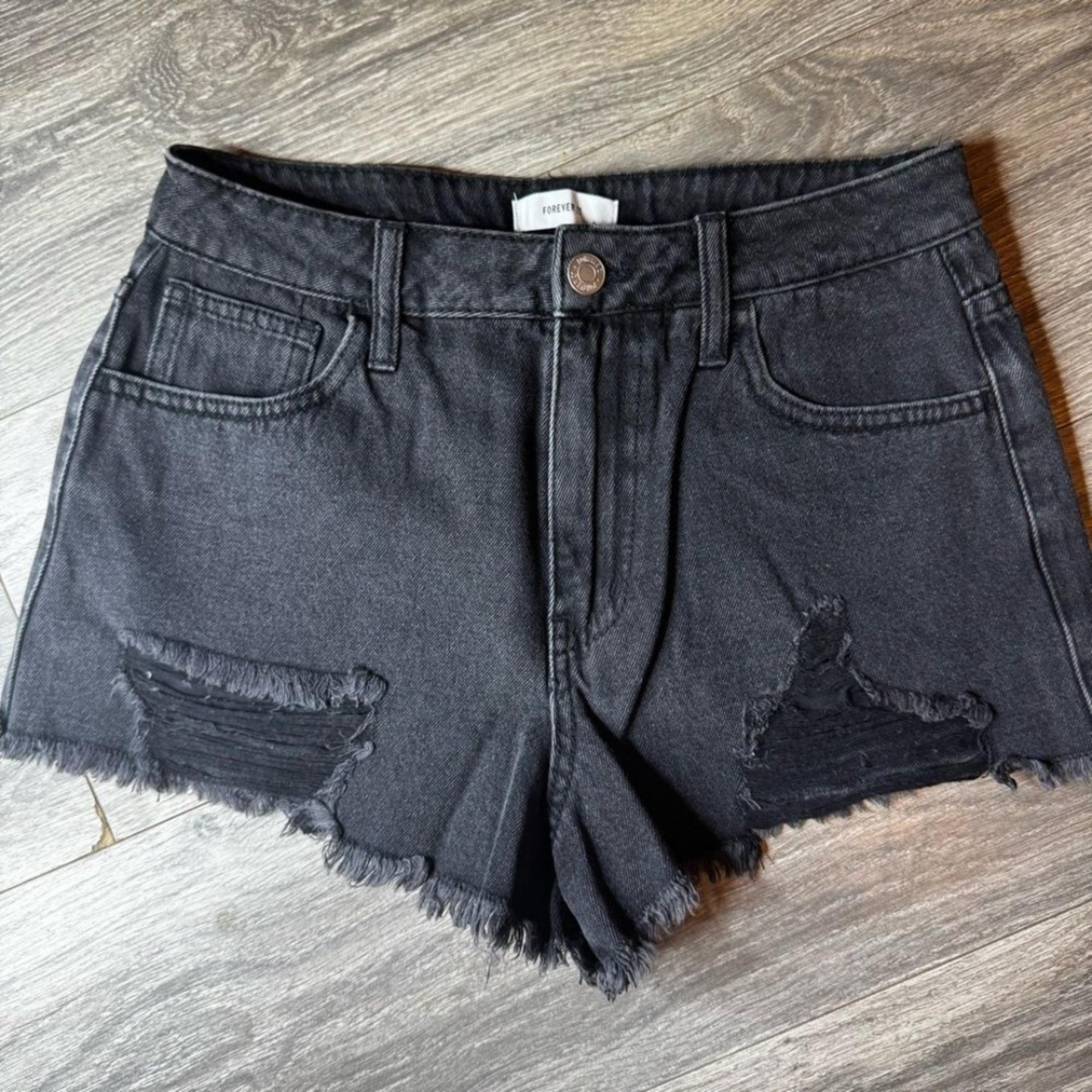 Forever 21 Women's Black Denim Shorts​