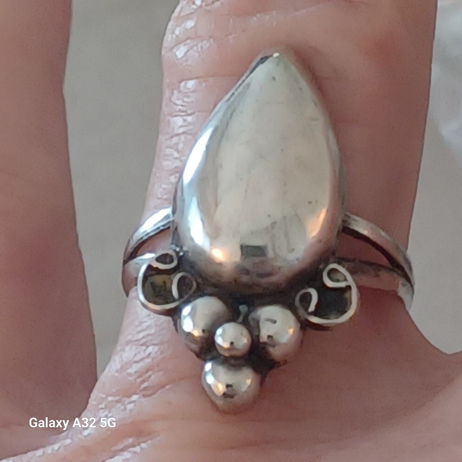 Vtg.Unique Sterling Silver pear drop ring- sz7
