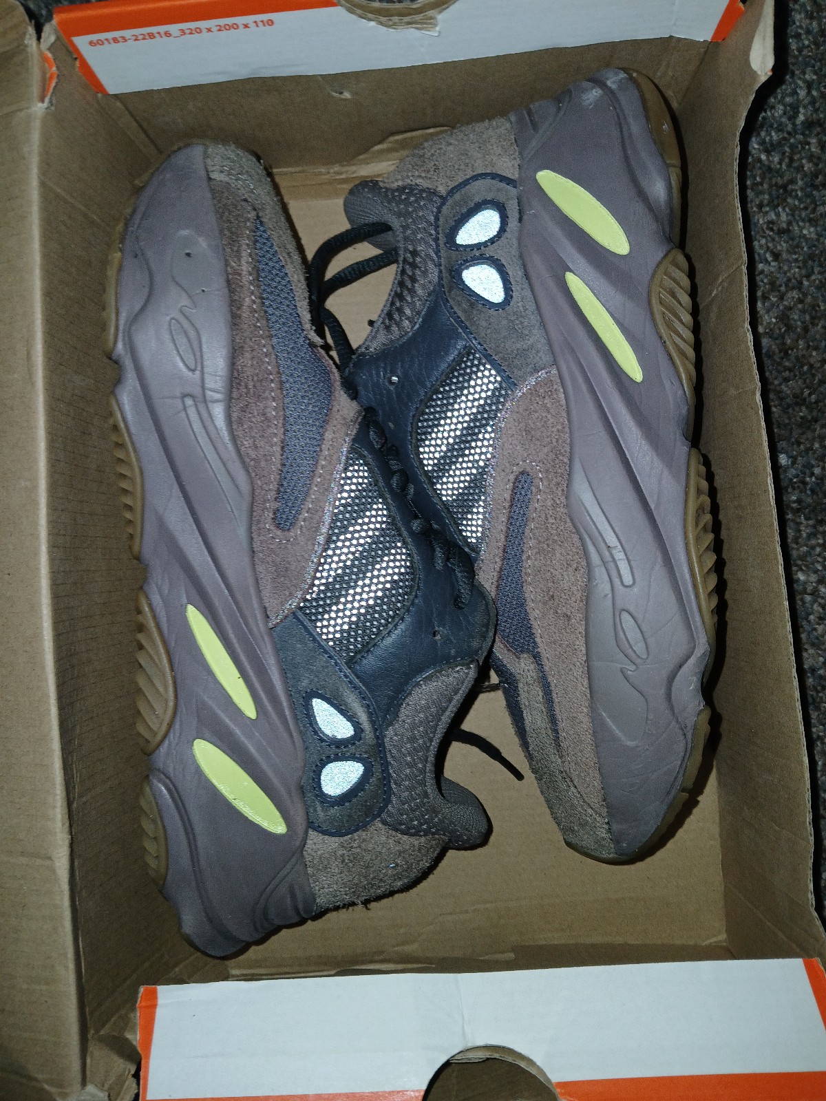 Adidas Yeezy 700 Mauve