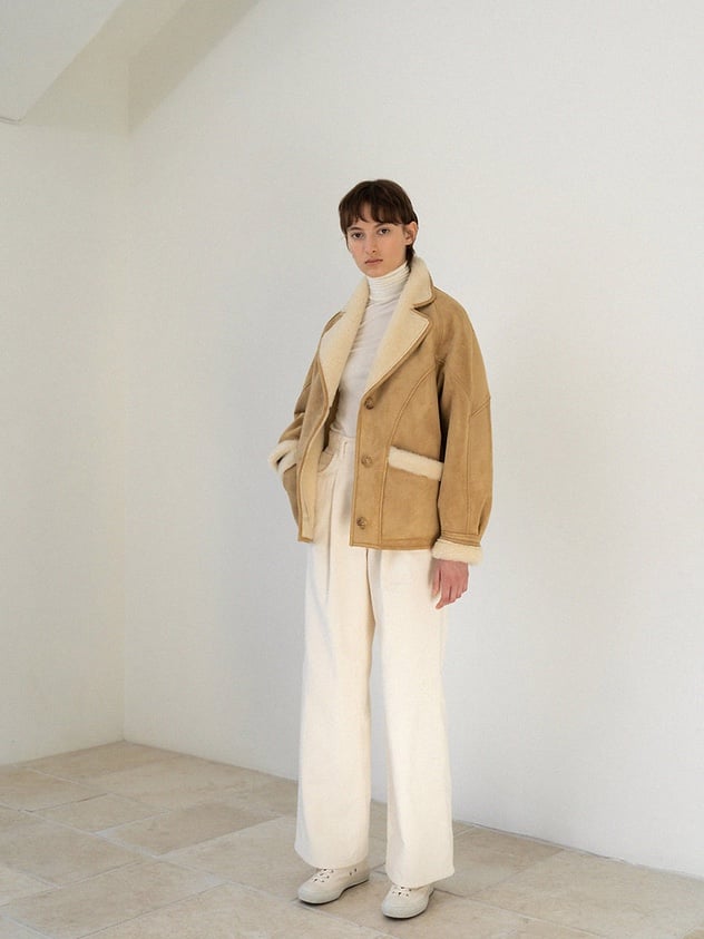 【le】shearling collar mustang jacket LE Shearling Collar Mustang Jacket - Beige