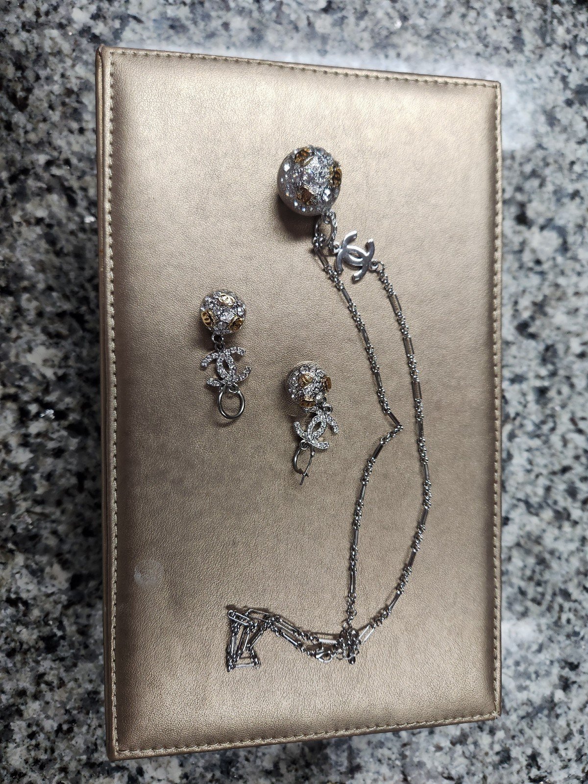 Necklace and earrings set