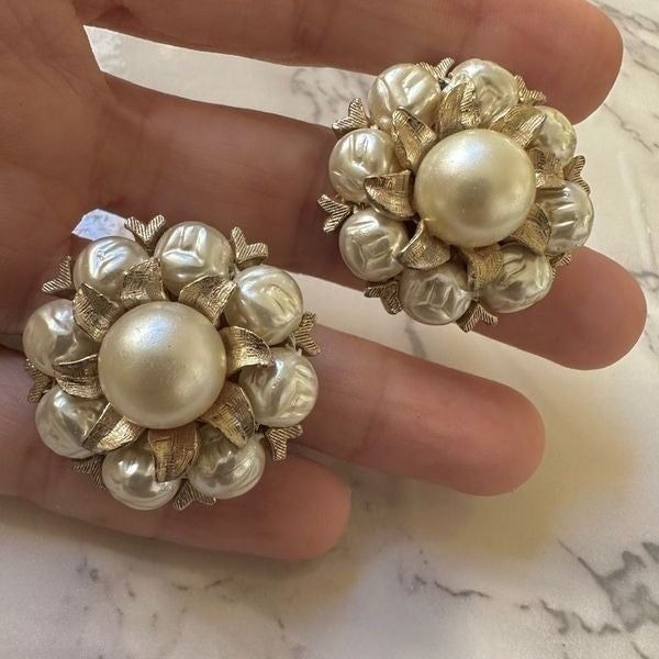 Kramer vintage faux pearl clip on earrings