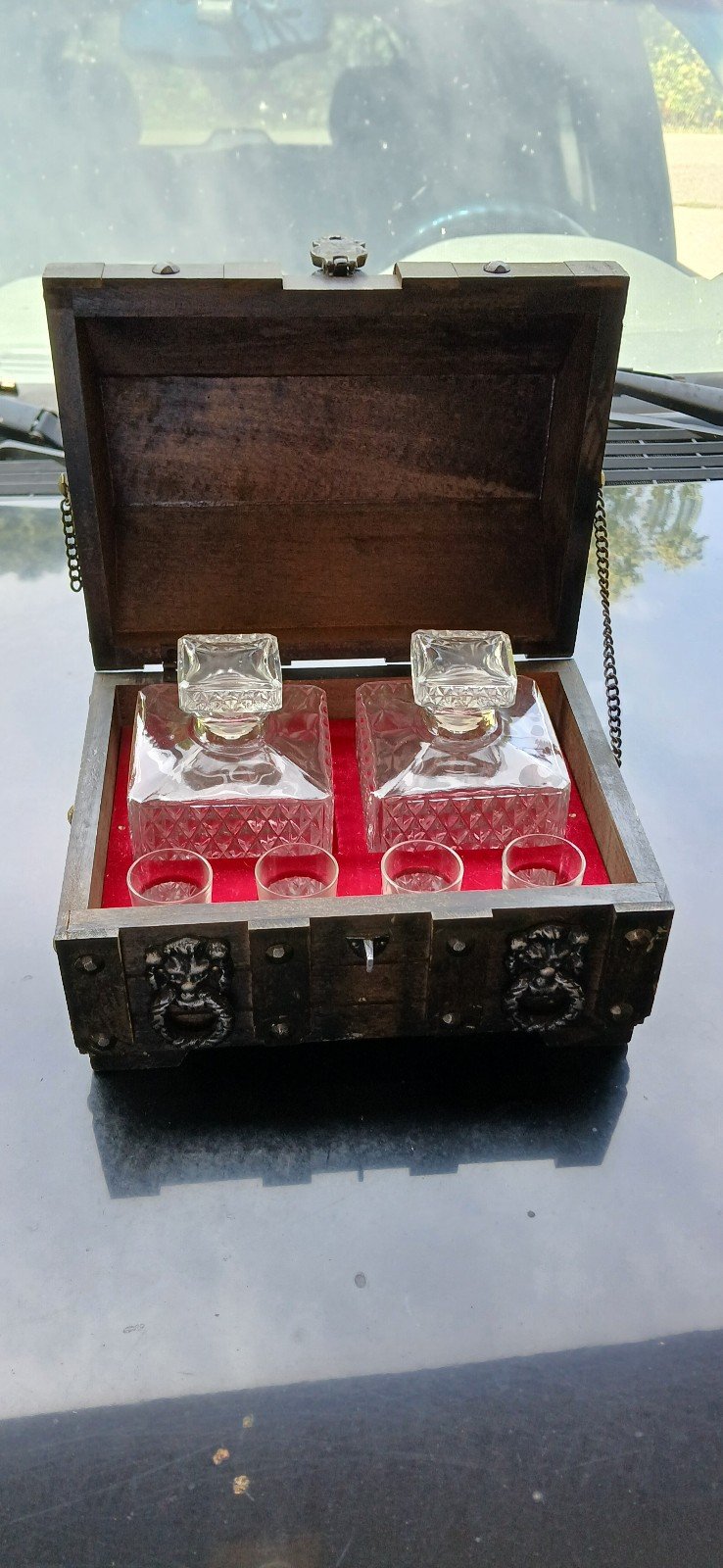 Treasure box decanter with Japanese glassware