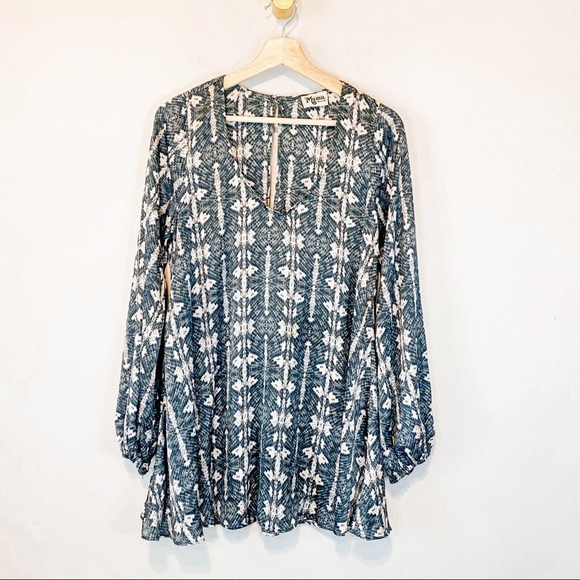 Show me your mumu Donna Michelle python print green tunic