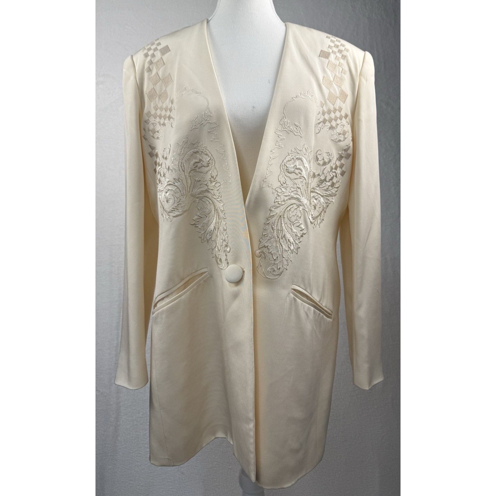 VTG 100% Silk Suzelle Oversized Boyfriend Blazer Ivory & Cream Embroidery Sz.12