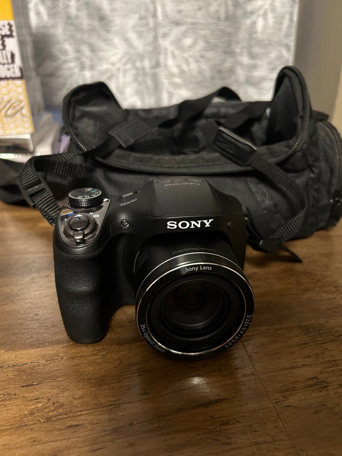 Sony cybershot dsc with camera bag