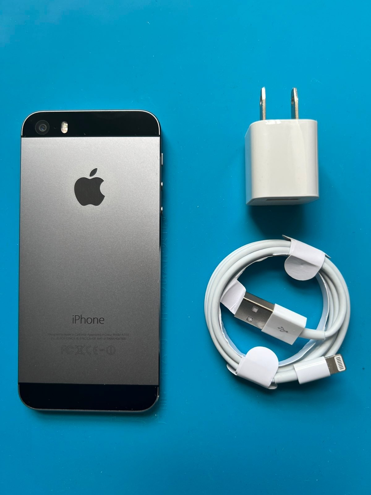 Apple iPhone 5S 16GB Unlocked