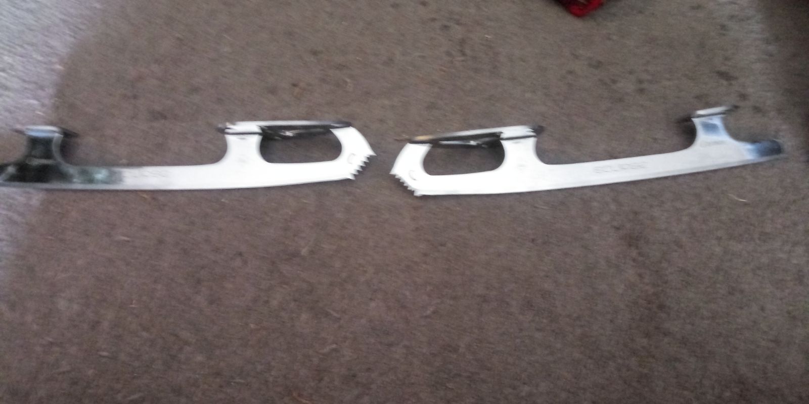 Pair of Eclipse size 10 skating blades