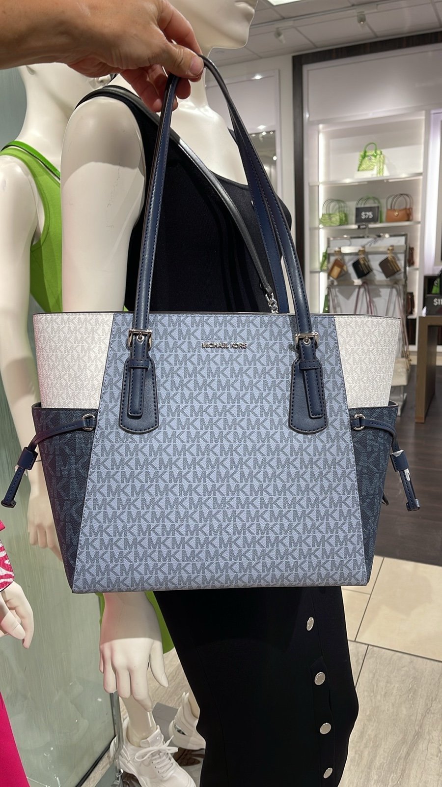 michael michael kors voyager small logo tote bag