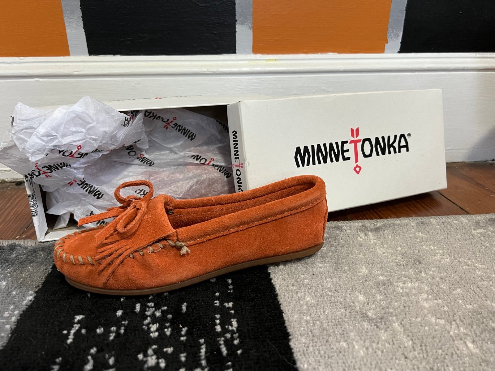 Minnetonka Moccasins Orange Size 5