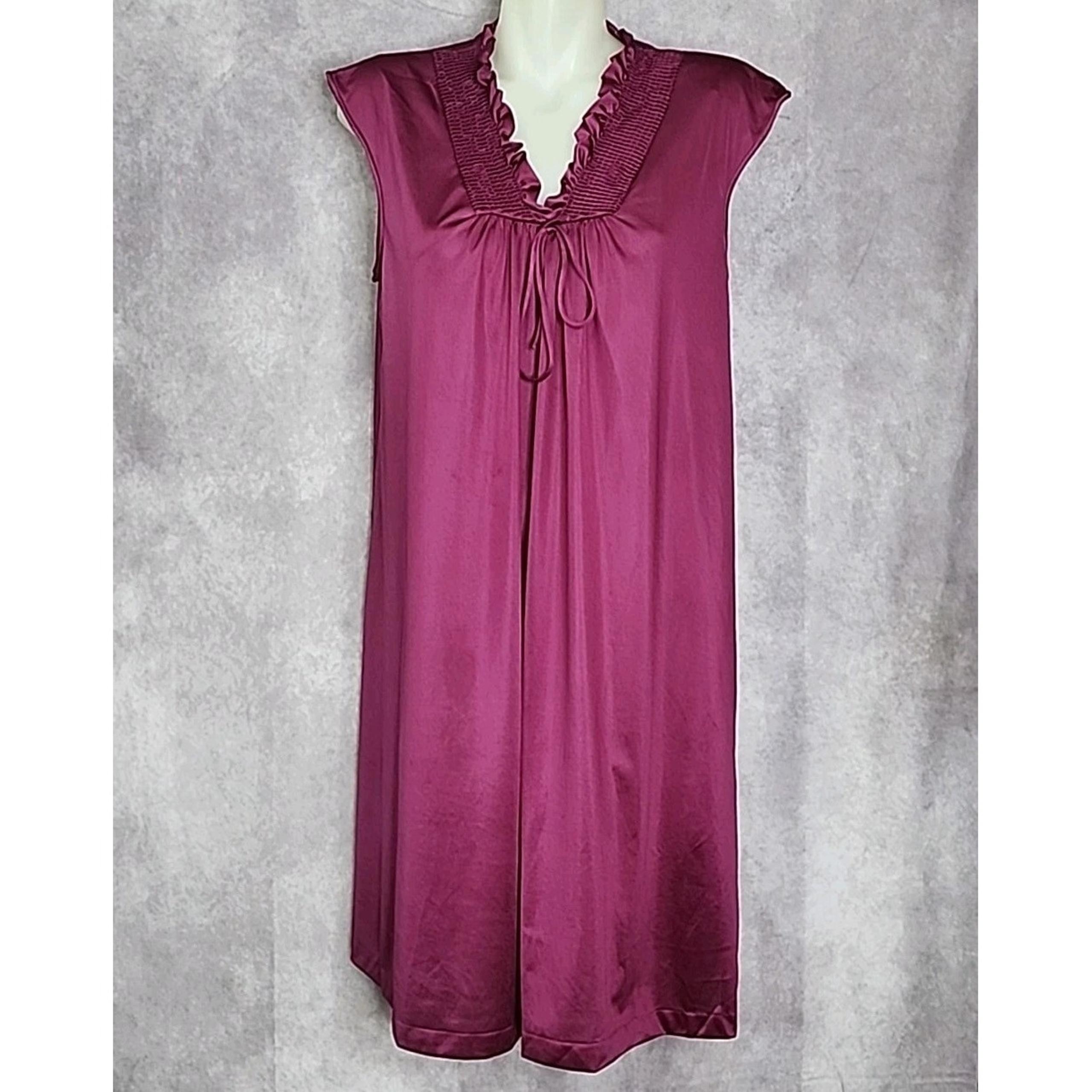 JC Penney Nylon Nightgown Purple Negligee Womens Size Medium Rufffled Neckline
