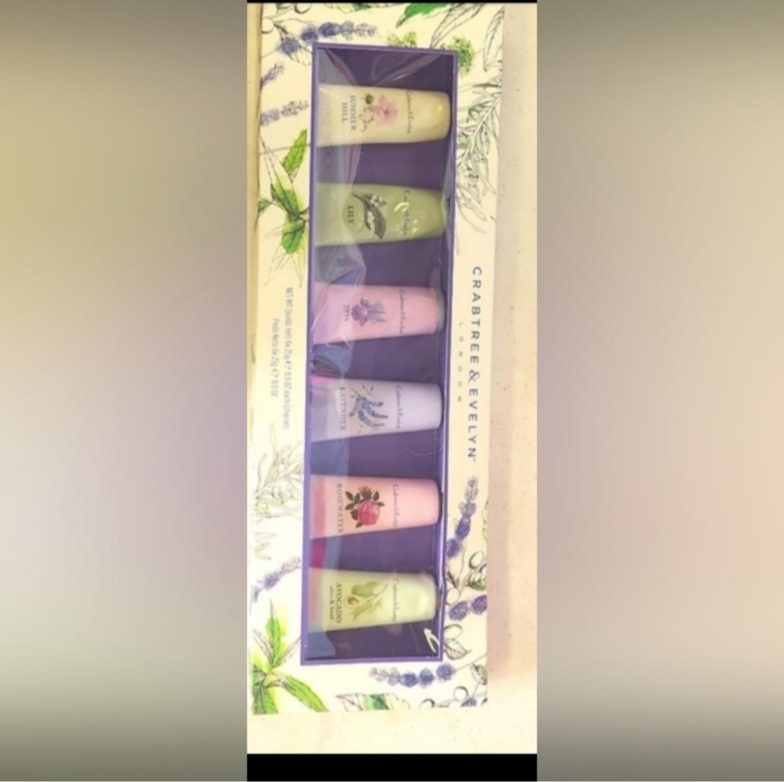 Crabtree and Evelyn hand therapy lotion